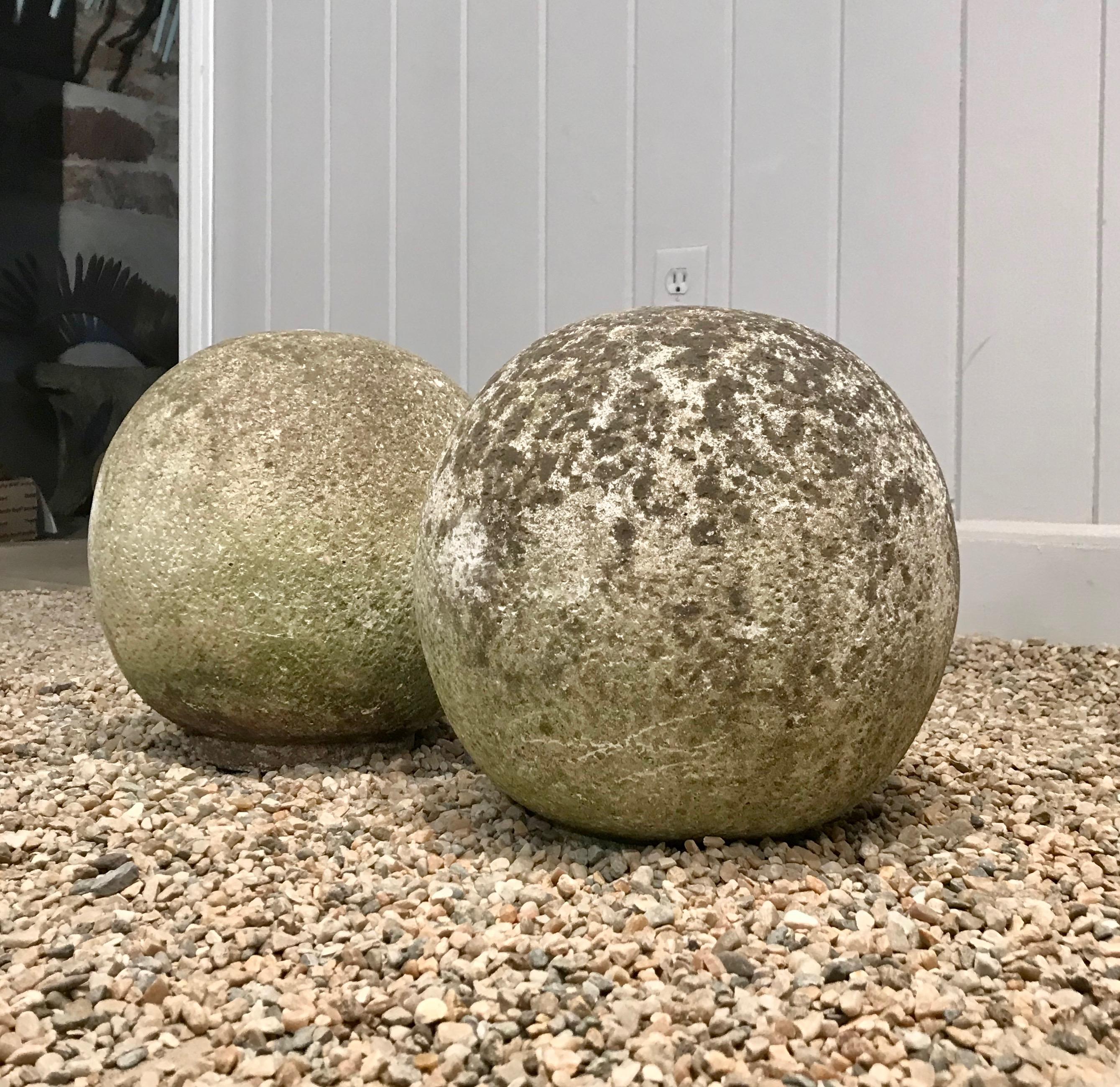 Pair of French Mossy Cast Stone Balls In Good Condition In Woodbury, CT