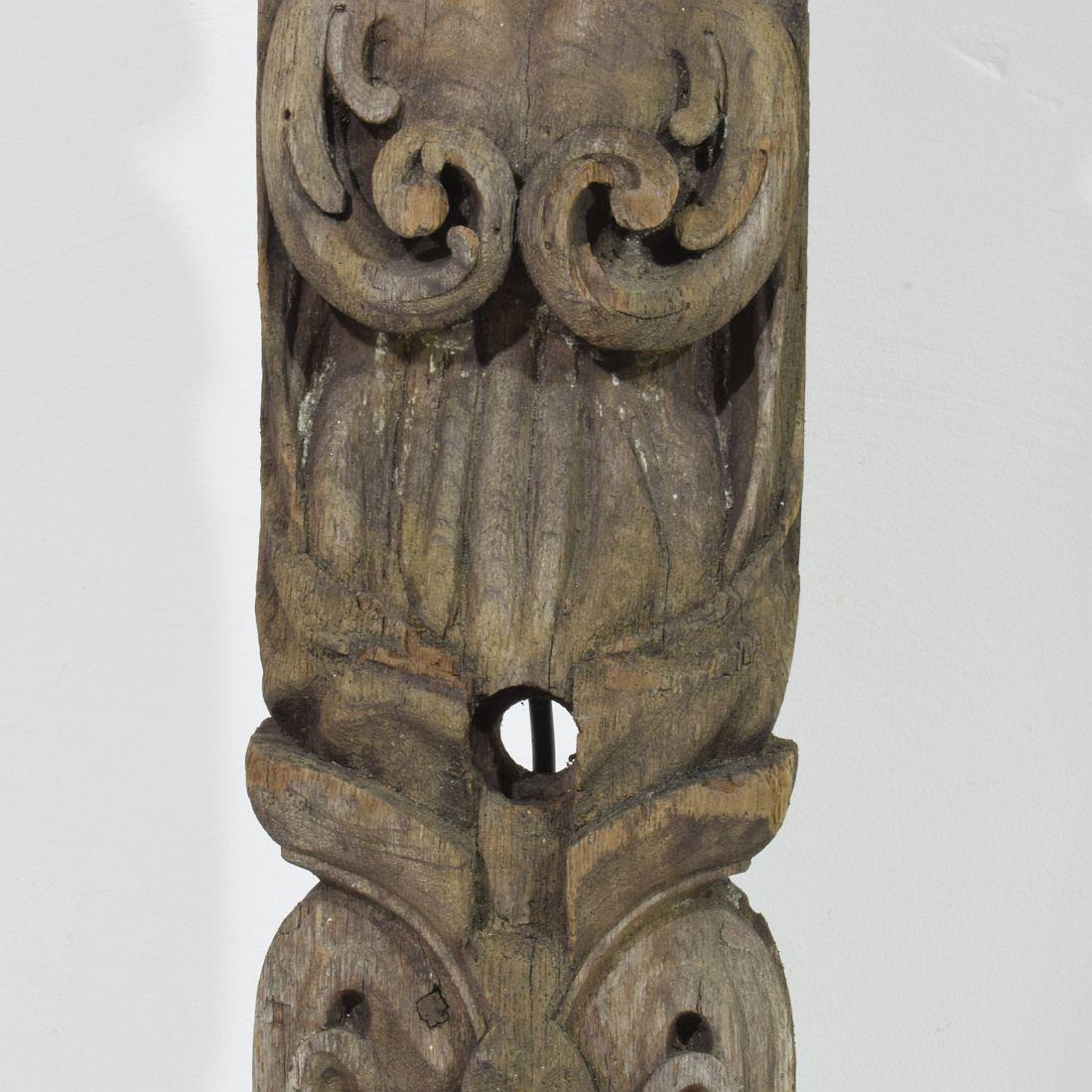 Pair of French 17th Century Weathered Oak Renaissance Ornaments For Sale 5