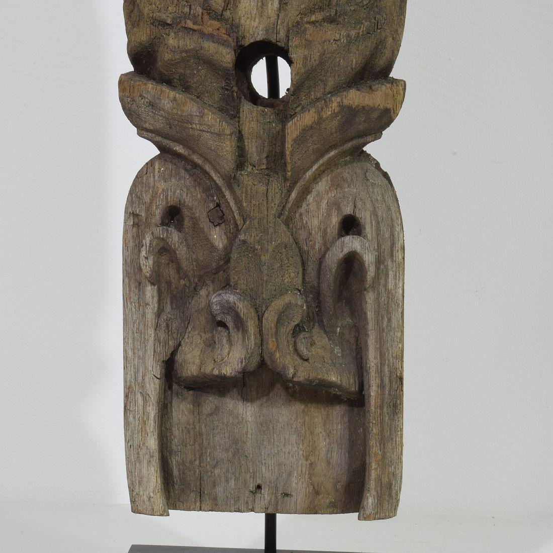 Pair of French 17th Century Weathered Oak Renaissance Ornaments For Sale 6