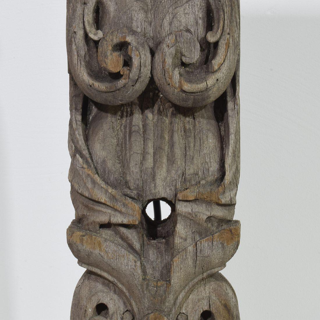 Pair of French 17th Century Weathered Oak Renaissance Ornaments For Sale 10