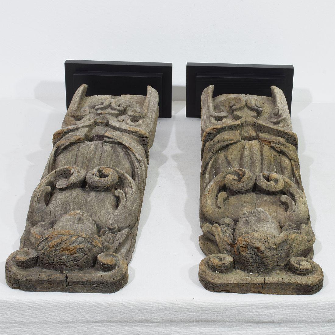 Pair of French 17th Century Weathered Oak Renaissance Ornaments For Sale 12