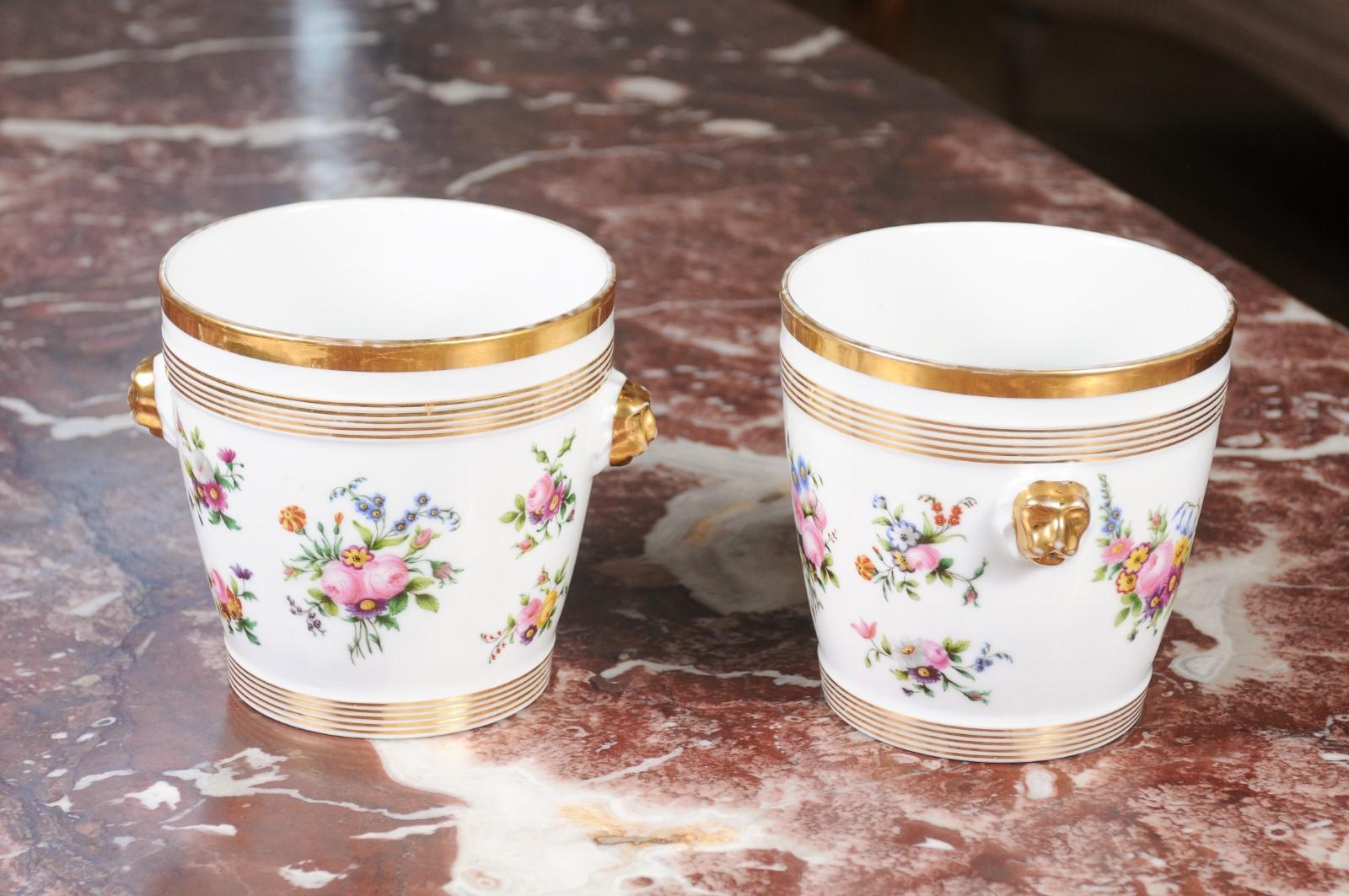Pair of French 1840s Louis-Philippe Paris Porcelain Cachepots with Floral Décor In Good Condition In Atlanta, GA