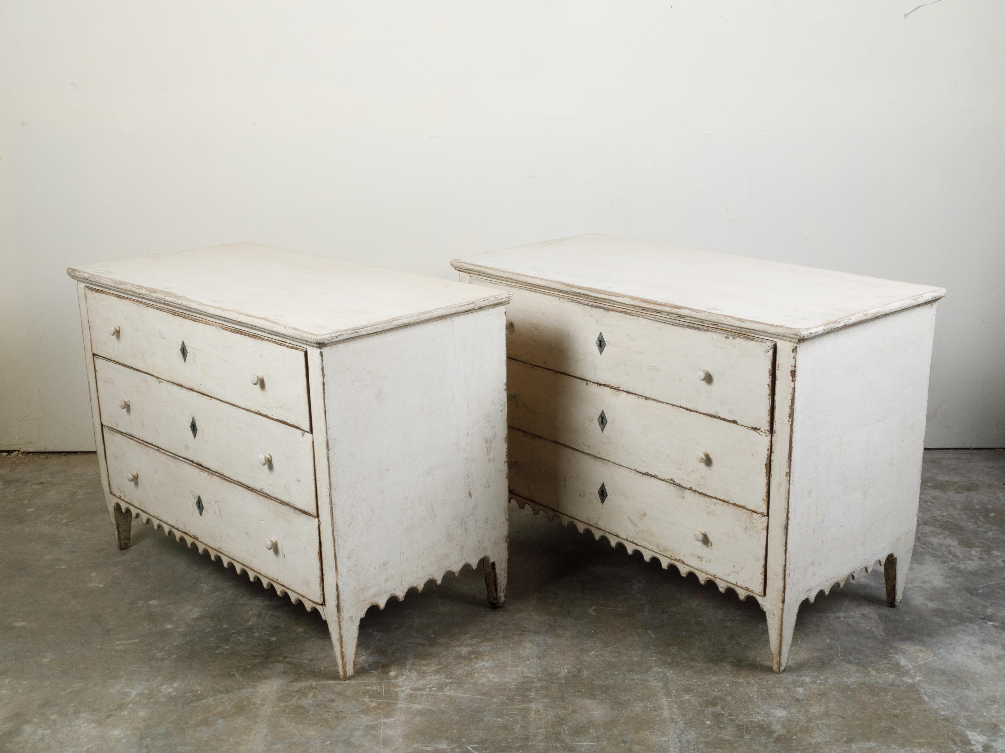 Pair of French 1870s Three-Drawer Commodes with Scalloped Aprons and New Paint 4