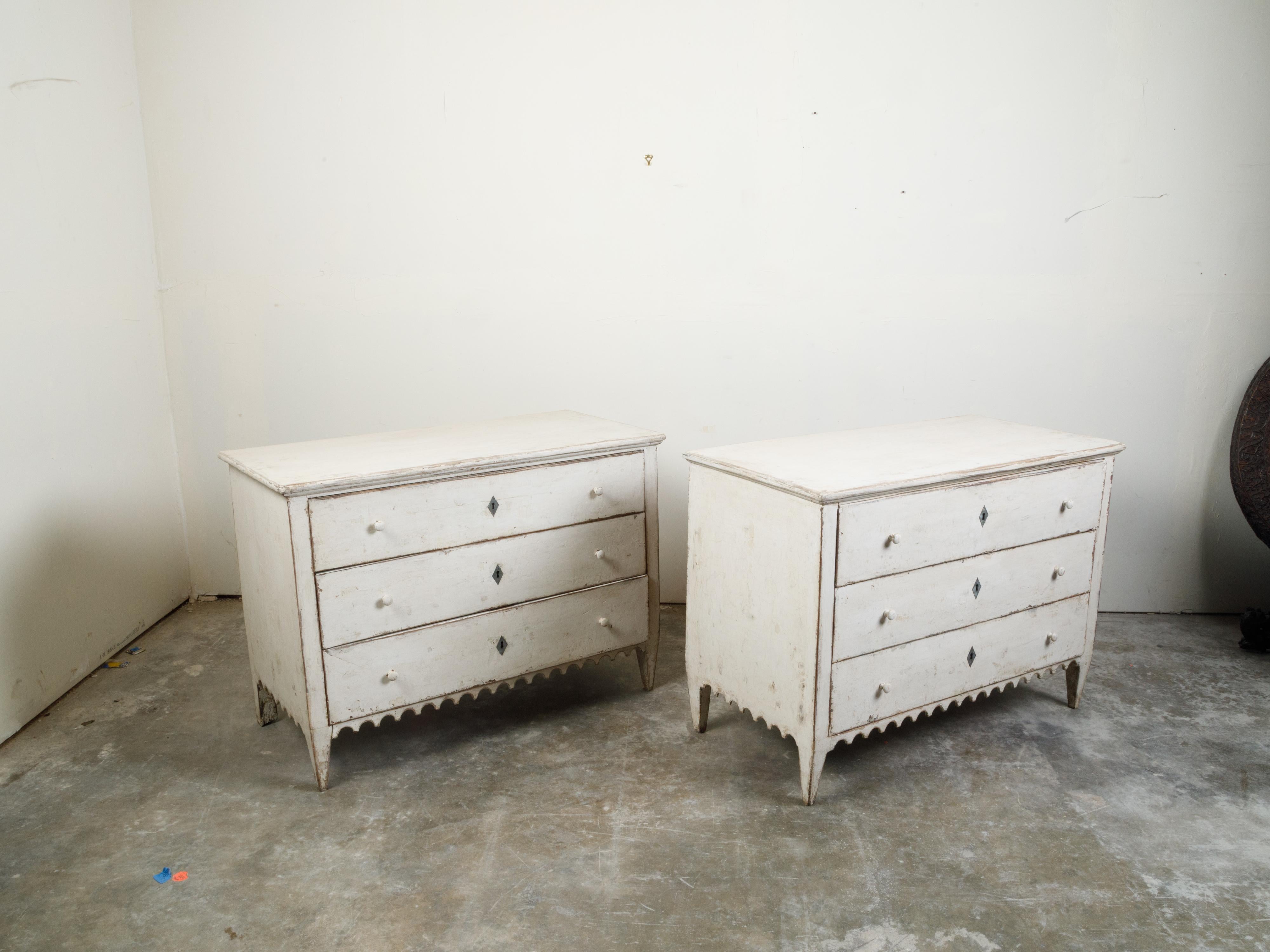 19th Century Pair of French 1870s Three-Drawer Commodes with Scalloped Aprons and New Paint