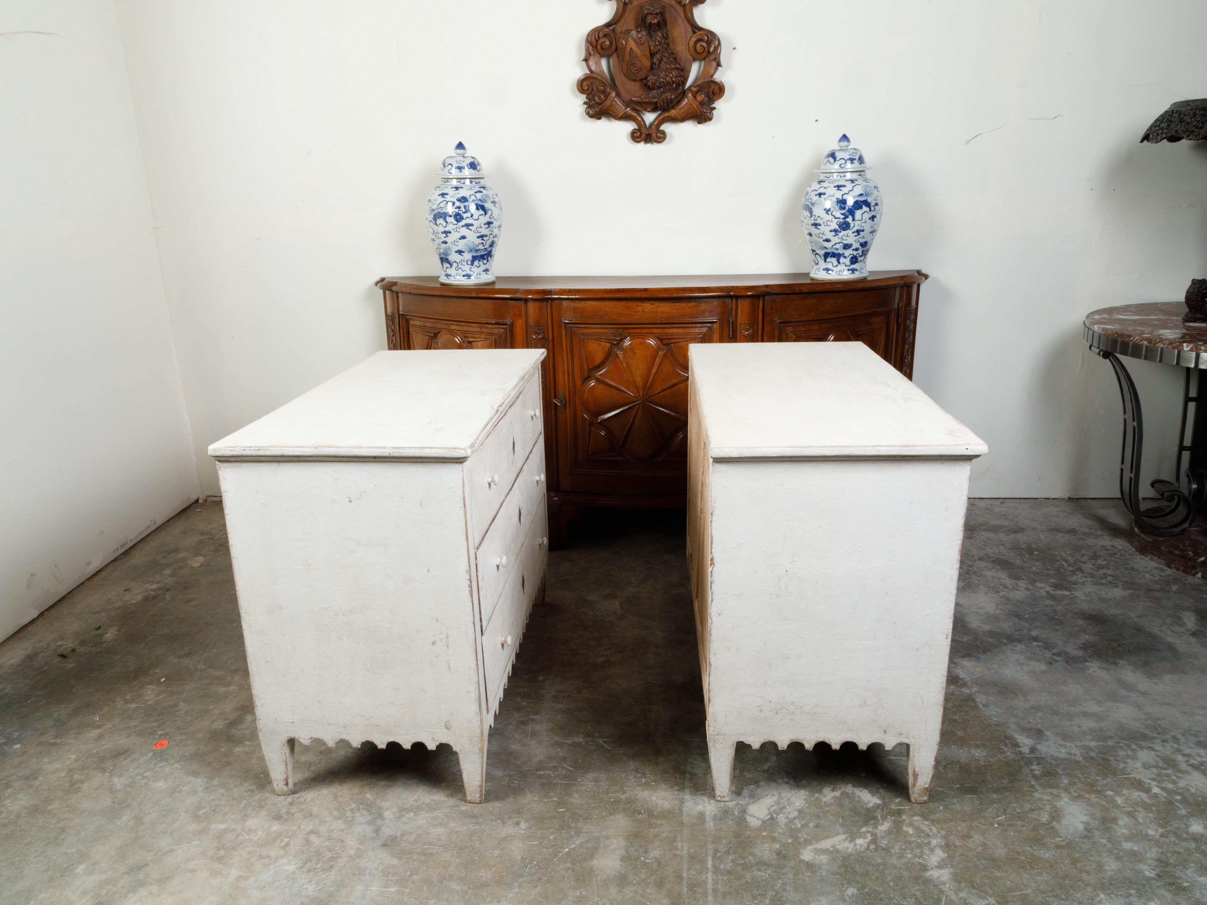 Pair of French 1870s Three-Drawer Commodes with Scalloped Aprons and New Paint 3