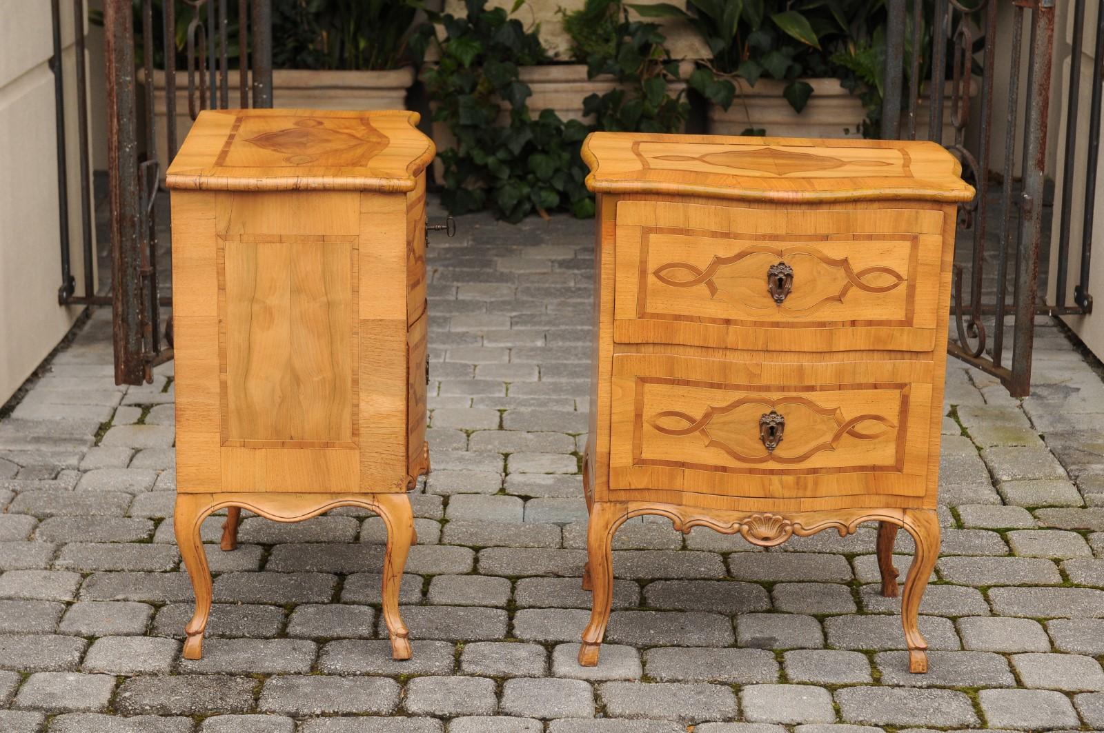 Pair of French 1870s Walnut Louis XV Style Small Commodes with Inlaid Cartouches 5