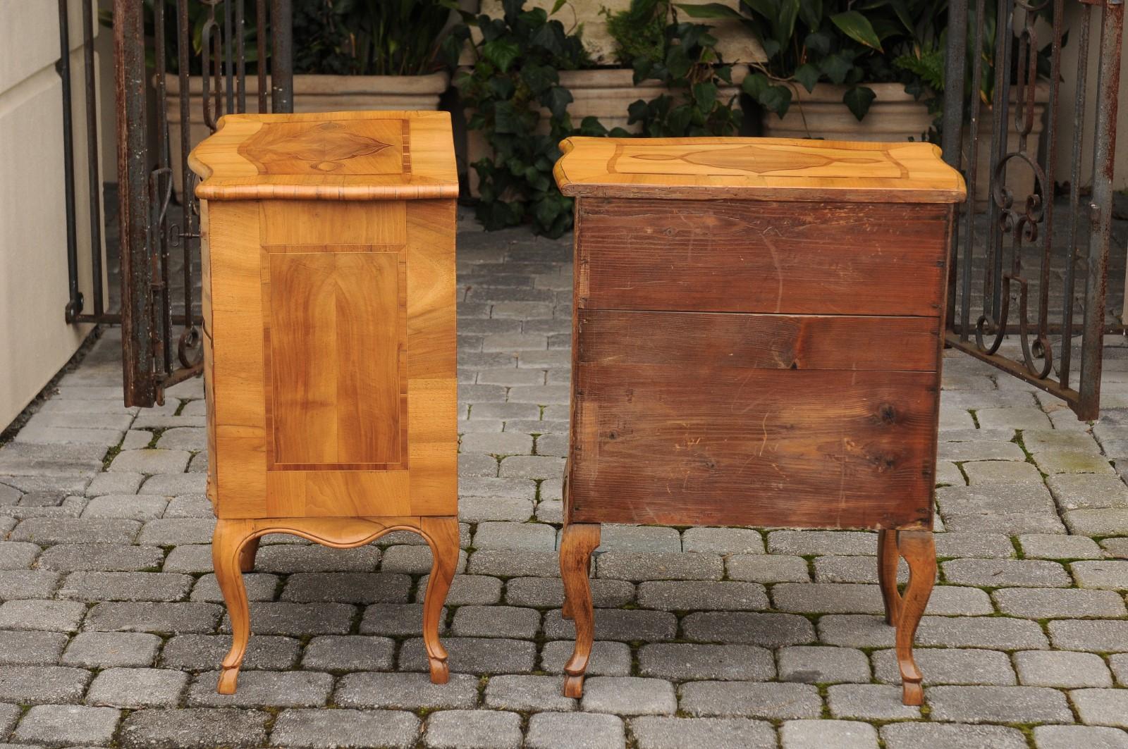 Pair of French 1870s Walnut Louis XV Style Small Commodes with Inlaid Cartouches 9