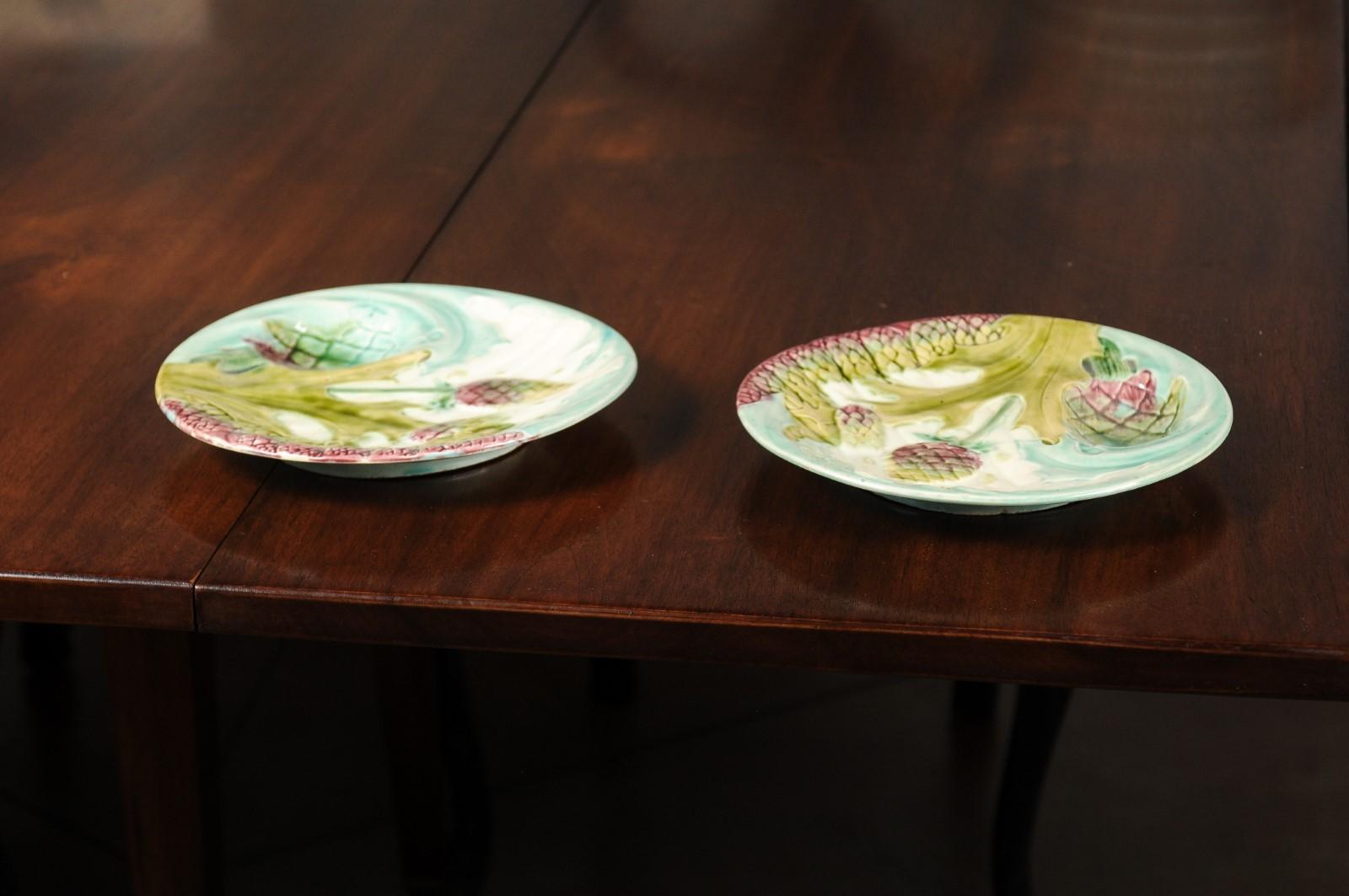 Pair of French 1880s Lunéville Majolica Asparagus and Artichoke Dinner Plates For Sale 6