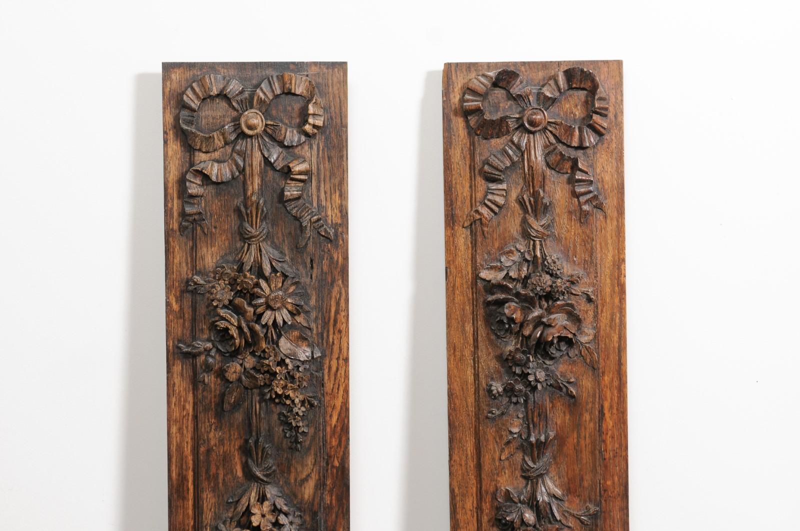 19th Century Pair of French 1890s Carved Wooden Panels with Ribbon-Tied Bouquets and Urns For Sale