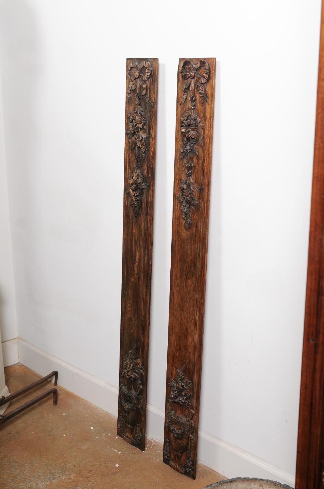 Pair of French 1890s Carved Wooden Panels with Ribbon-Tied Bouquets and Urns For Sale 2
