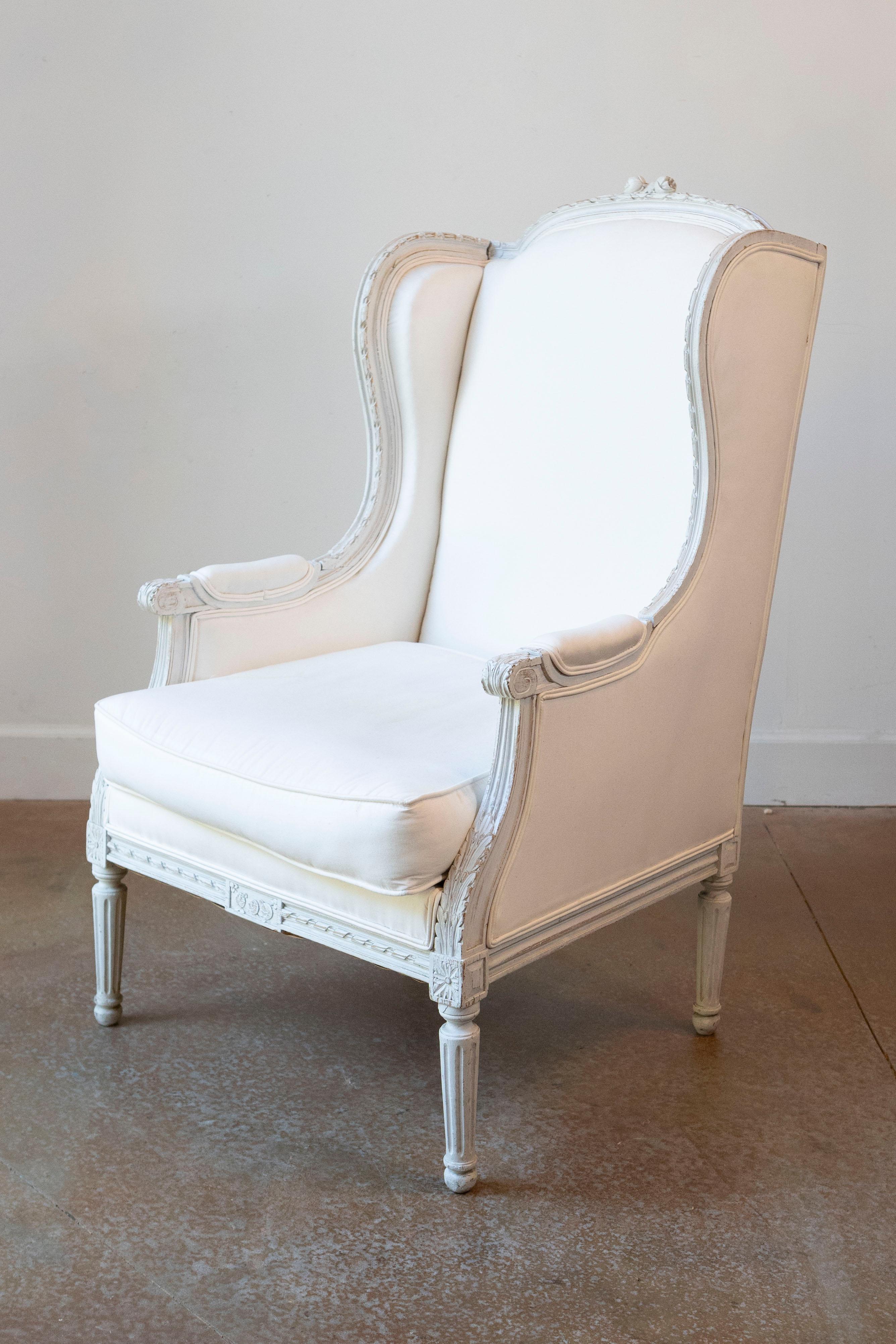 Pair of French 1890s Louis XVI Style Painted Wood Bergère Chairs with Upholstery In Good Condition In Atlanta, GA