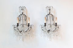 Pareja de candelabros de cristal de dos luces franceses, estilo rococó, de la década de 1890, cableados para EE.UU.