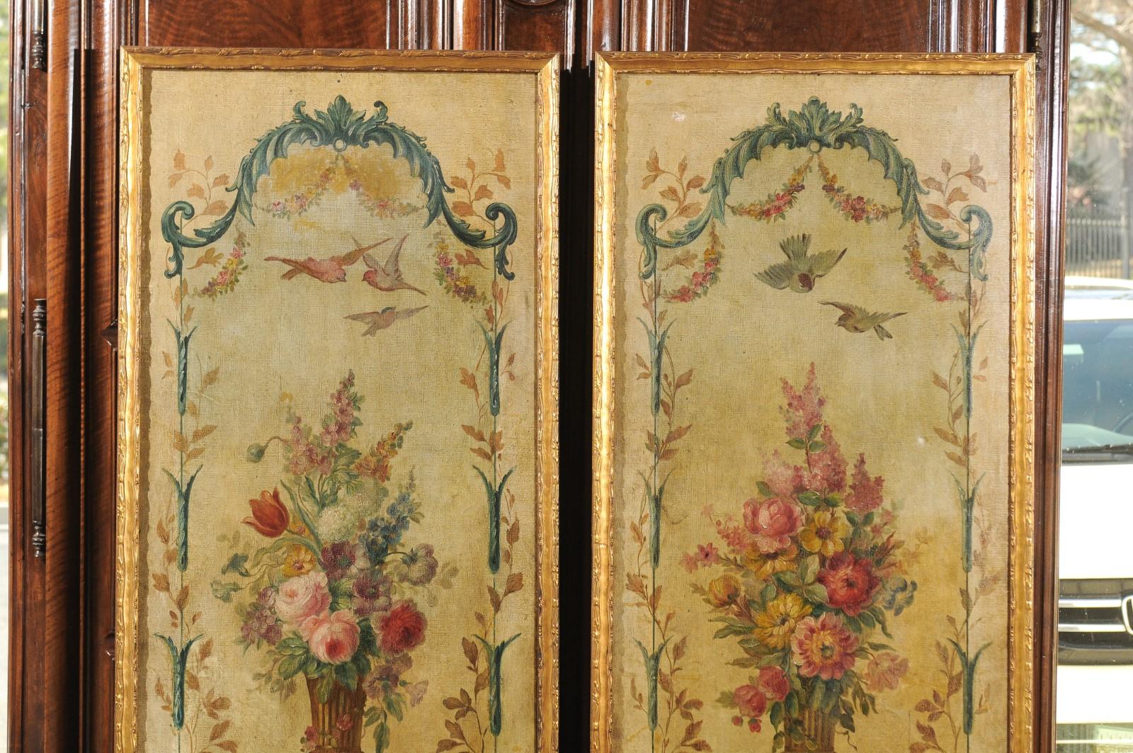 Paar französische Louis XV-Paneele mit Blumen- und Engelsmotiven aus dem 18 (Französisch)