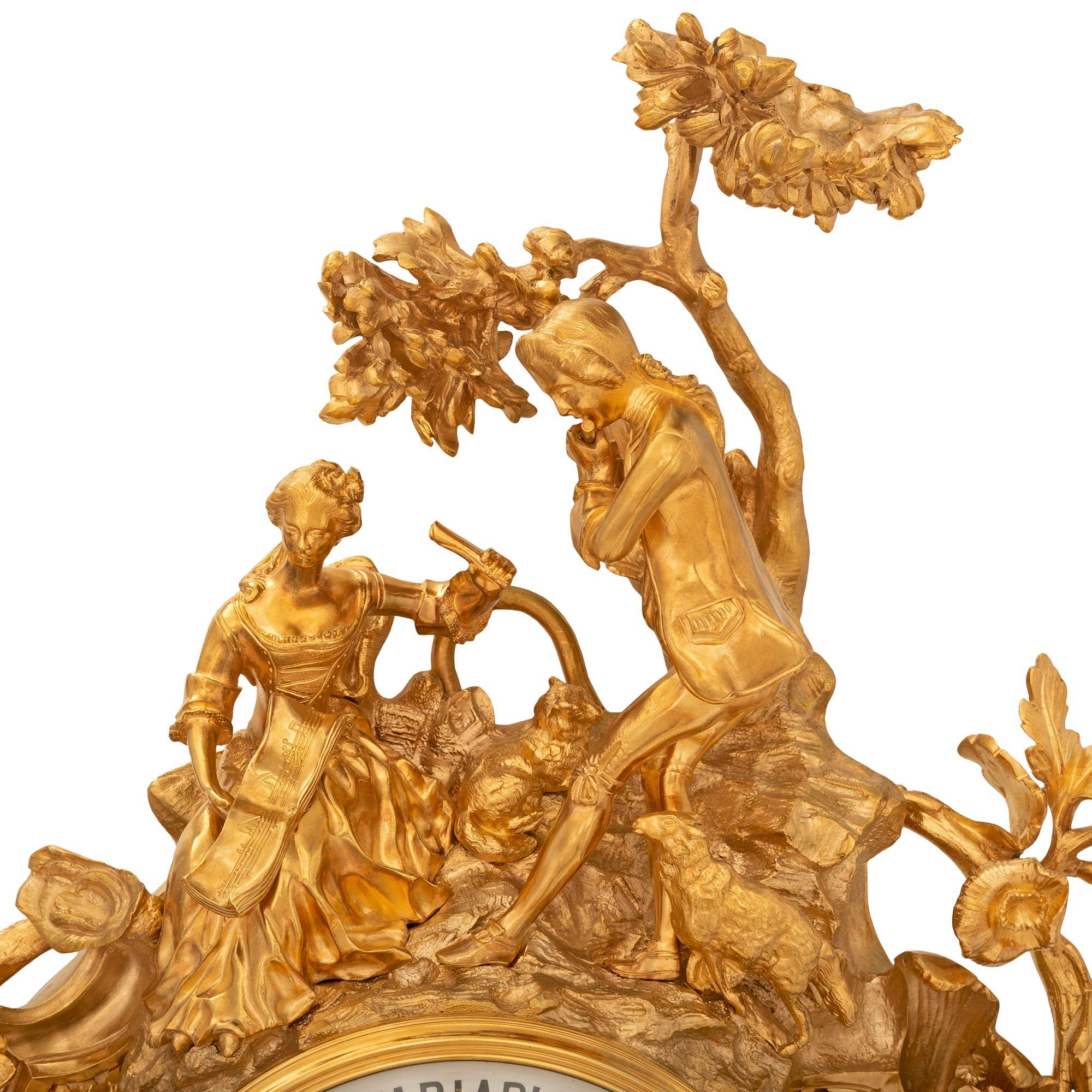 Une paire impressionnante et de grande taille d'horloge et de baromètre de cartel français du XVIIIe siècle d'époque Louis XV, signée Le Roy & Cie, Paris. Chaque boîtier en bronze doré présente une exquise symétrie avec des mouvements de rinceaux au