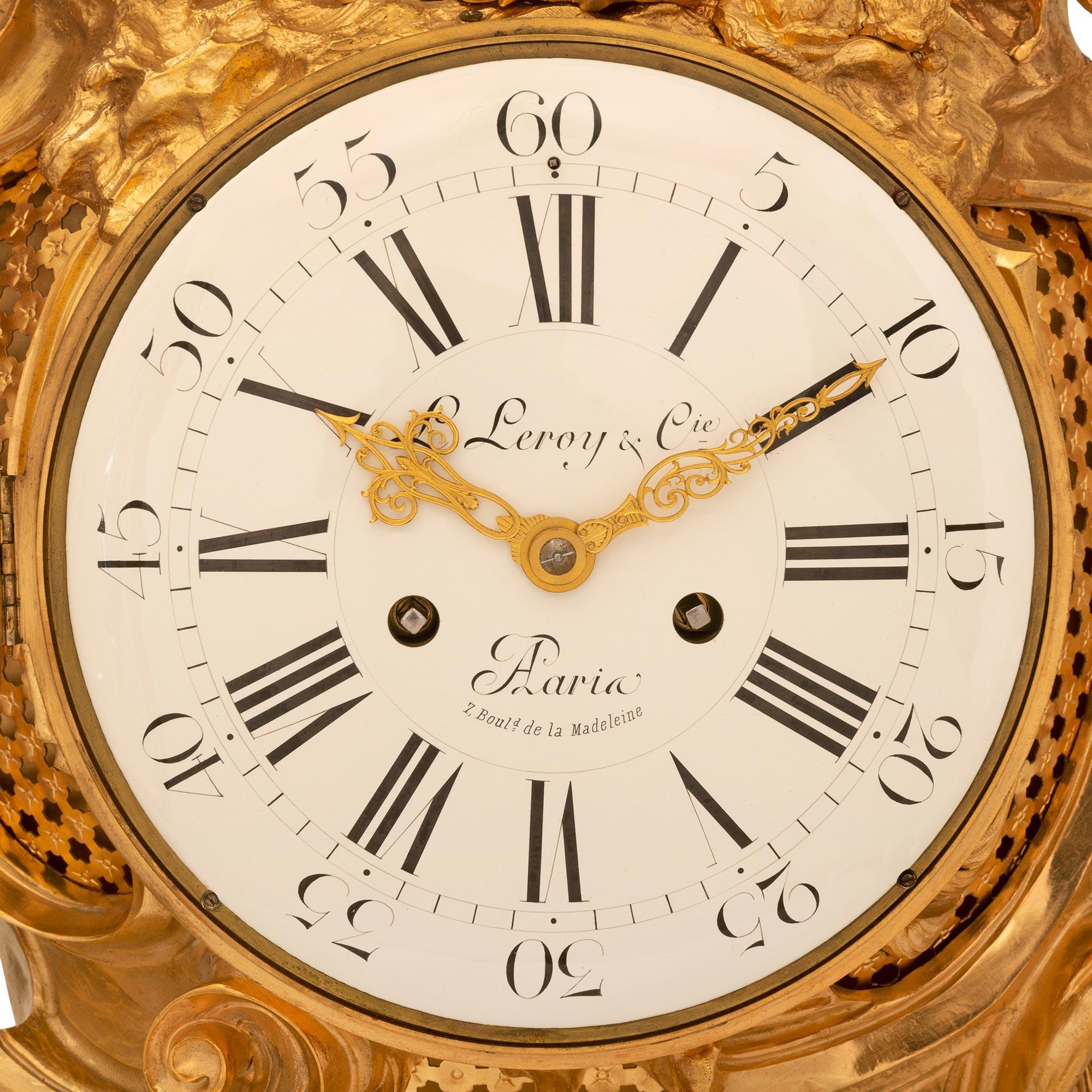 XVIIIe siècle et antérieur Paire d'horloges et de baromètres à cartel d'époque Louis XV du XVIIIe siècle en vente