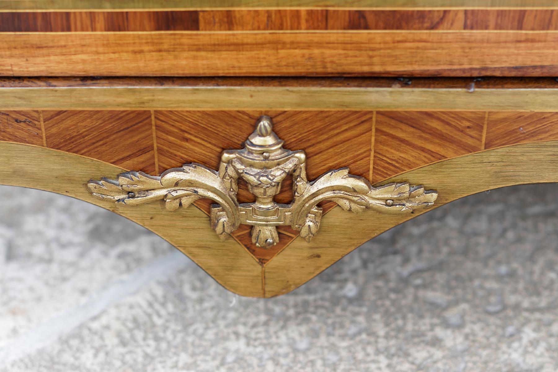 Veneer Pair of French 18th Century Louis XVI Corner Cabinets with Flower Marquetry For Sale