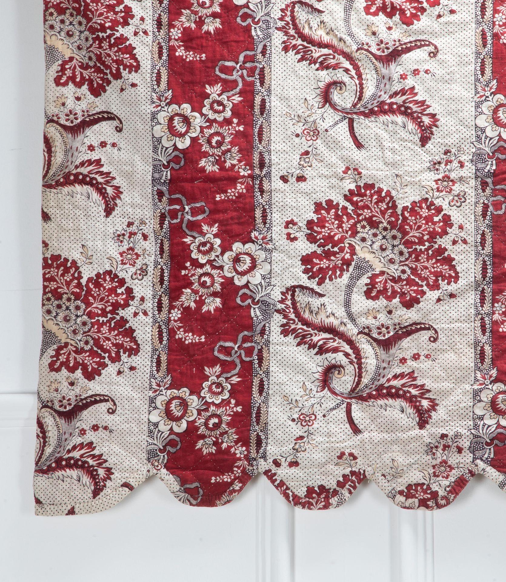 Paire de tapisseries de Nantes « Cornue Fleuri » du 18ème siècle en vente 4