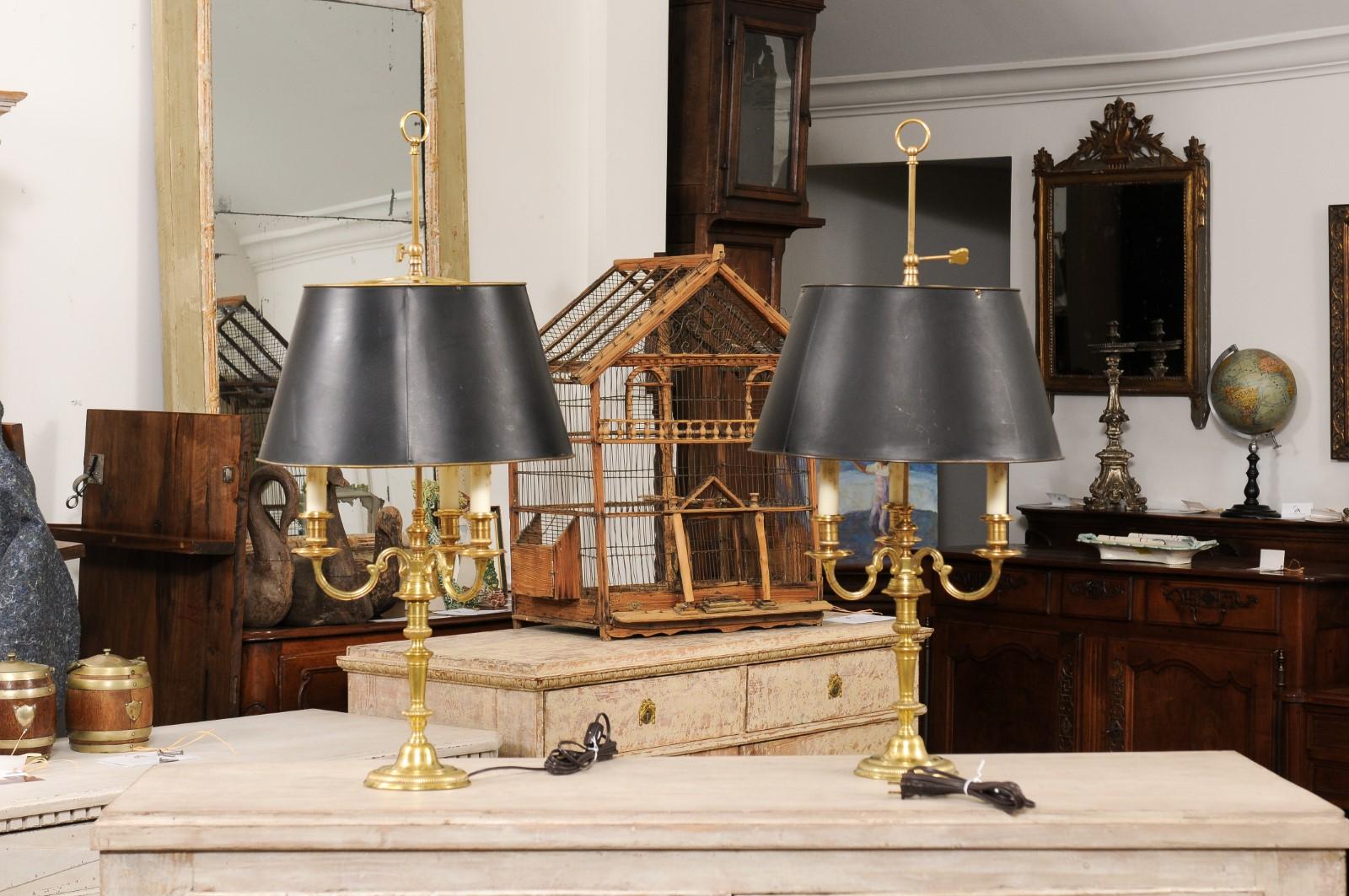 Pair of French 1900s Bronze Bouillotte Lamps with Candelabras and Tôle Shades 5