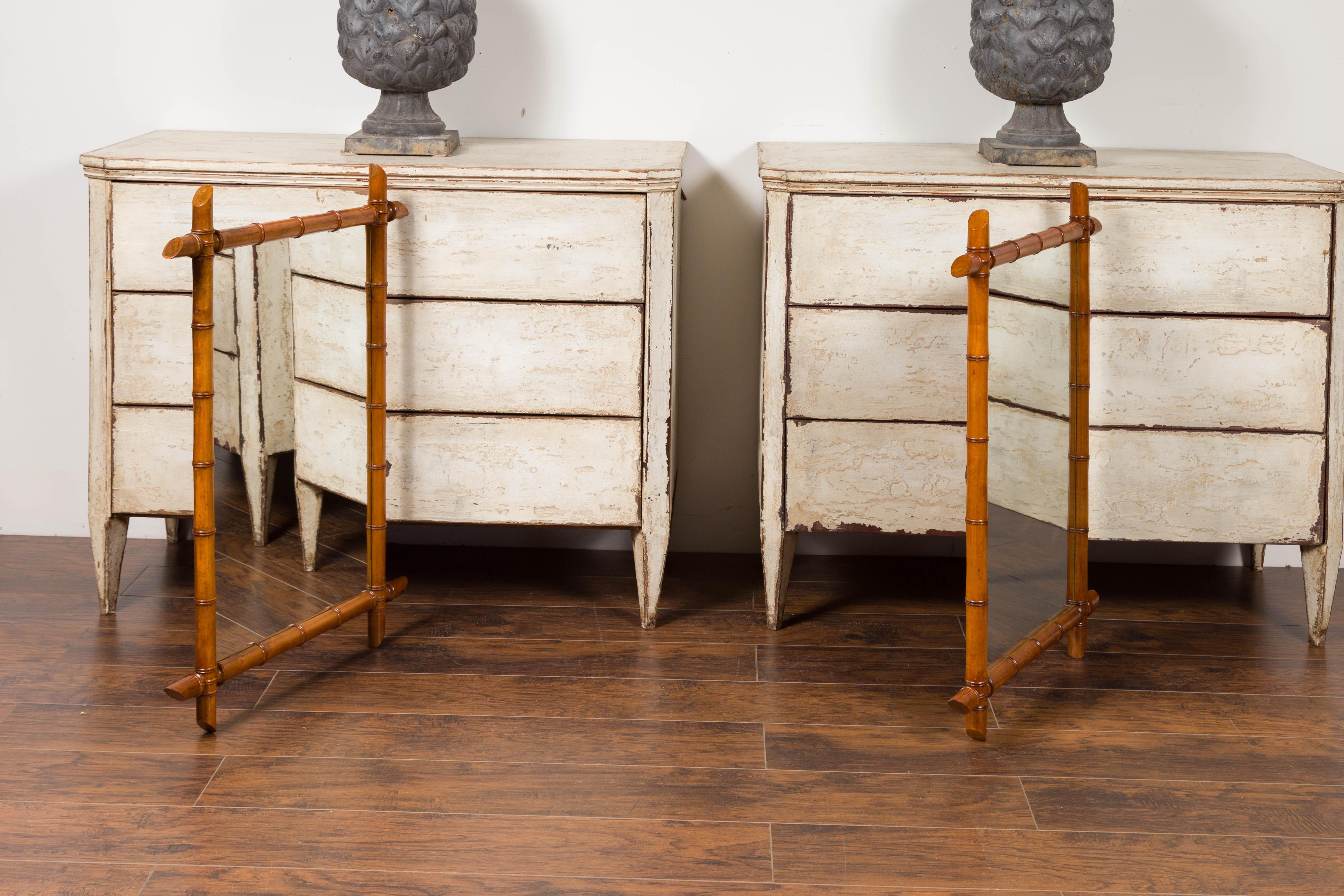 Pair of French 1900s Faux Bamboo Rectangular Mirrors with Protruding Corners 5