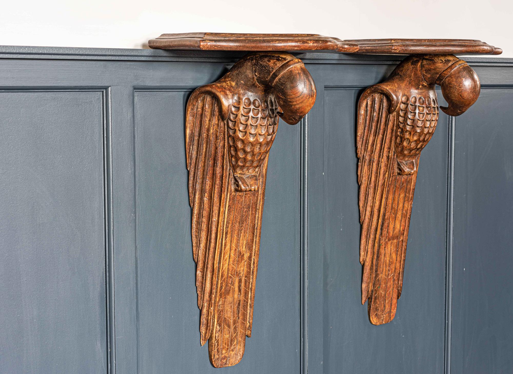 Pair of French 1920s Hand Carved Parrot Wall Shelves, Early 20th Century, 1920 3