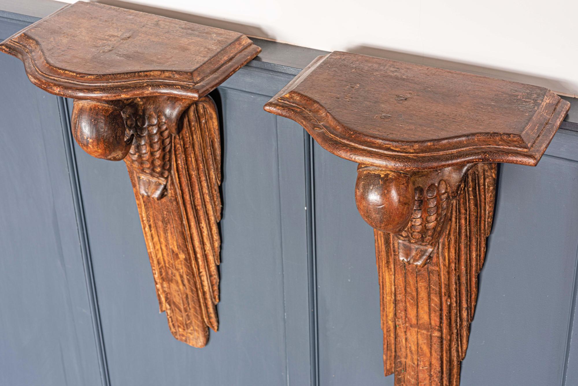 Pair of French 1920s Hand Carved Parrot Wall Shelves, Early 20th Century, 1920 4