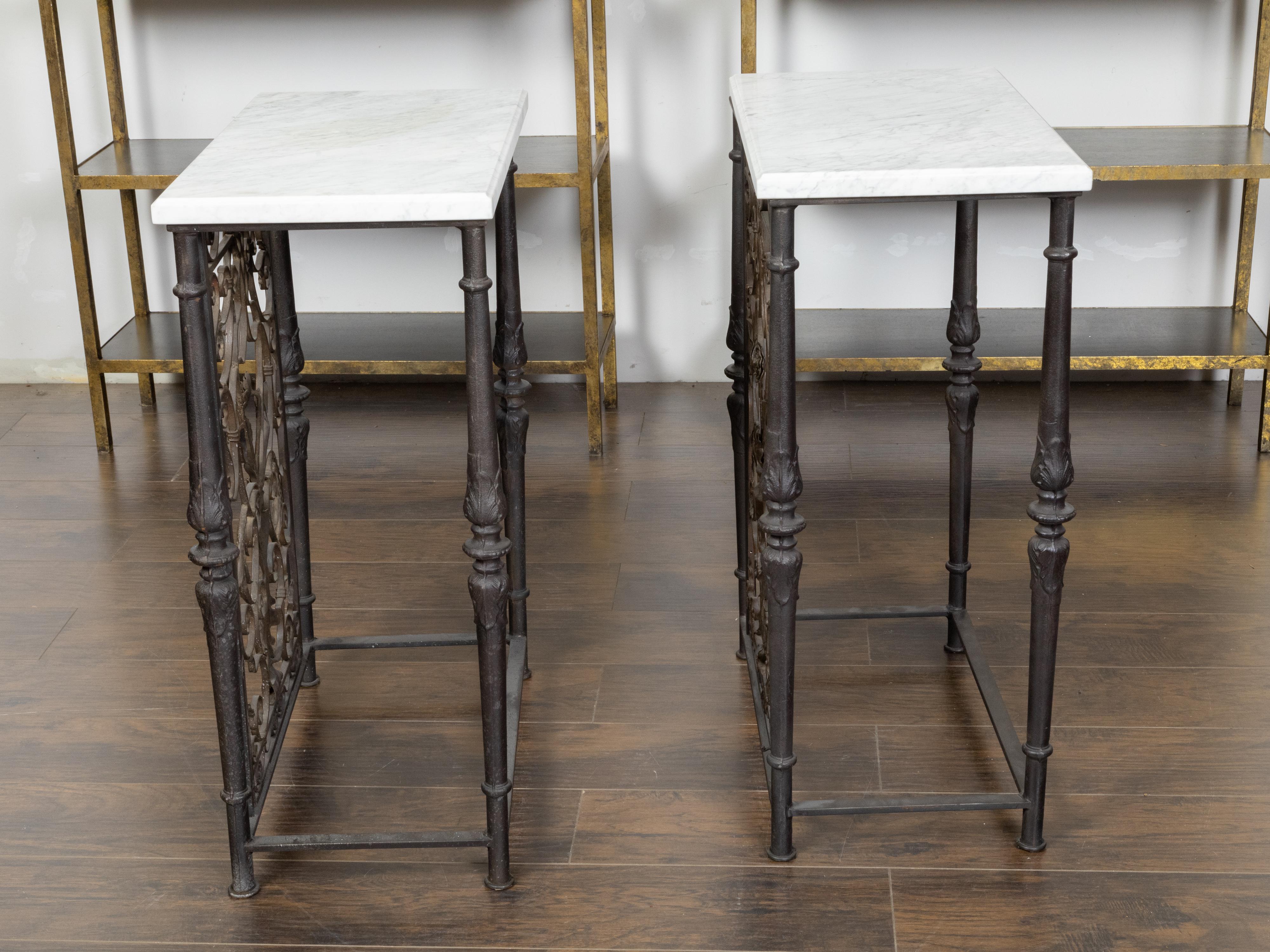 20th Century Pair of French 1920s Iron Console Tables with White Marble Tops and Bouquets