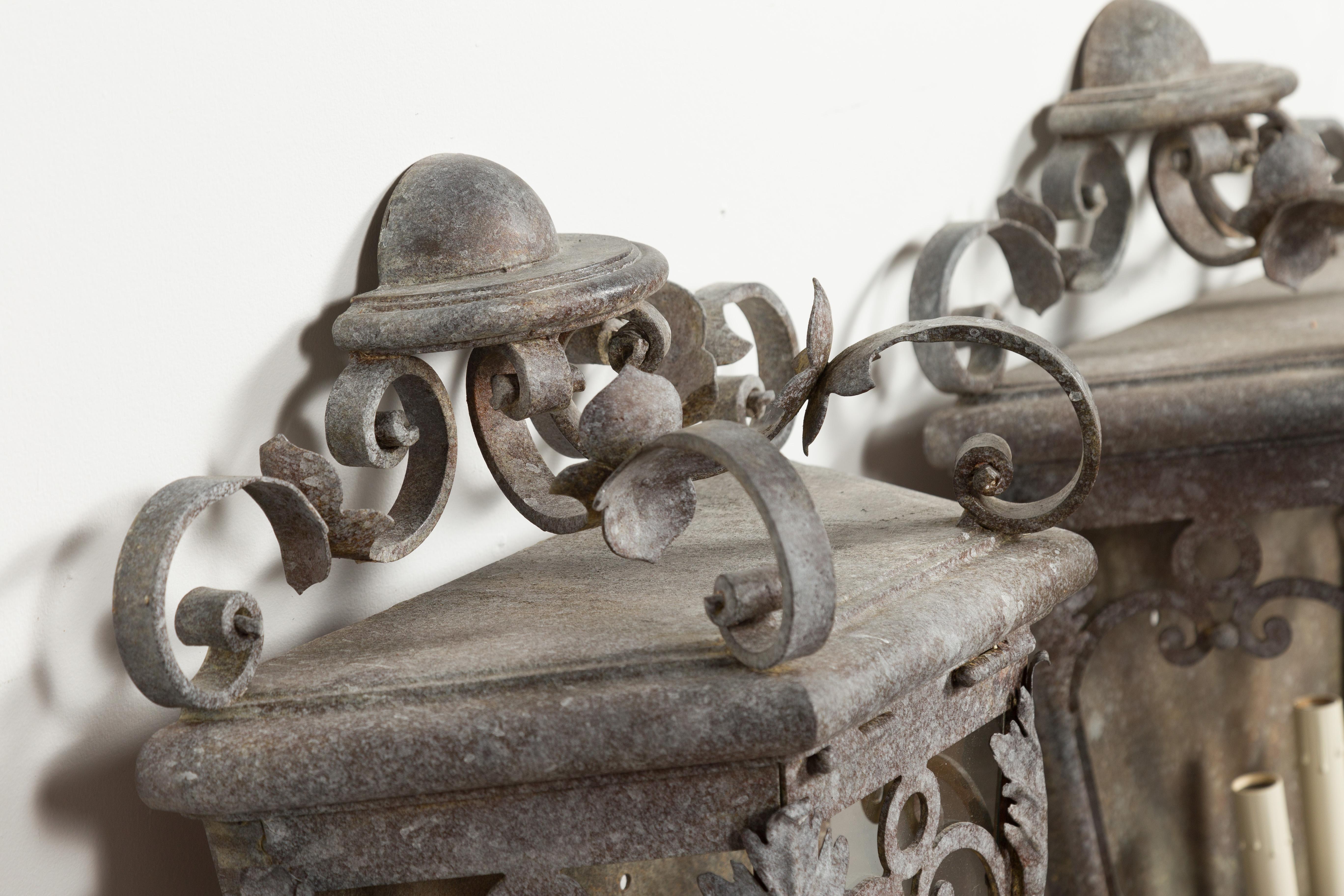 Pair of French 1920s Iron Three-Light Lanterns with Scrolling Motifs and Foliage For Sale 5