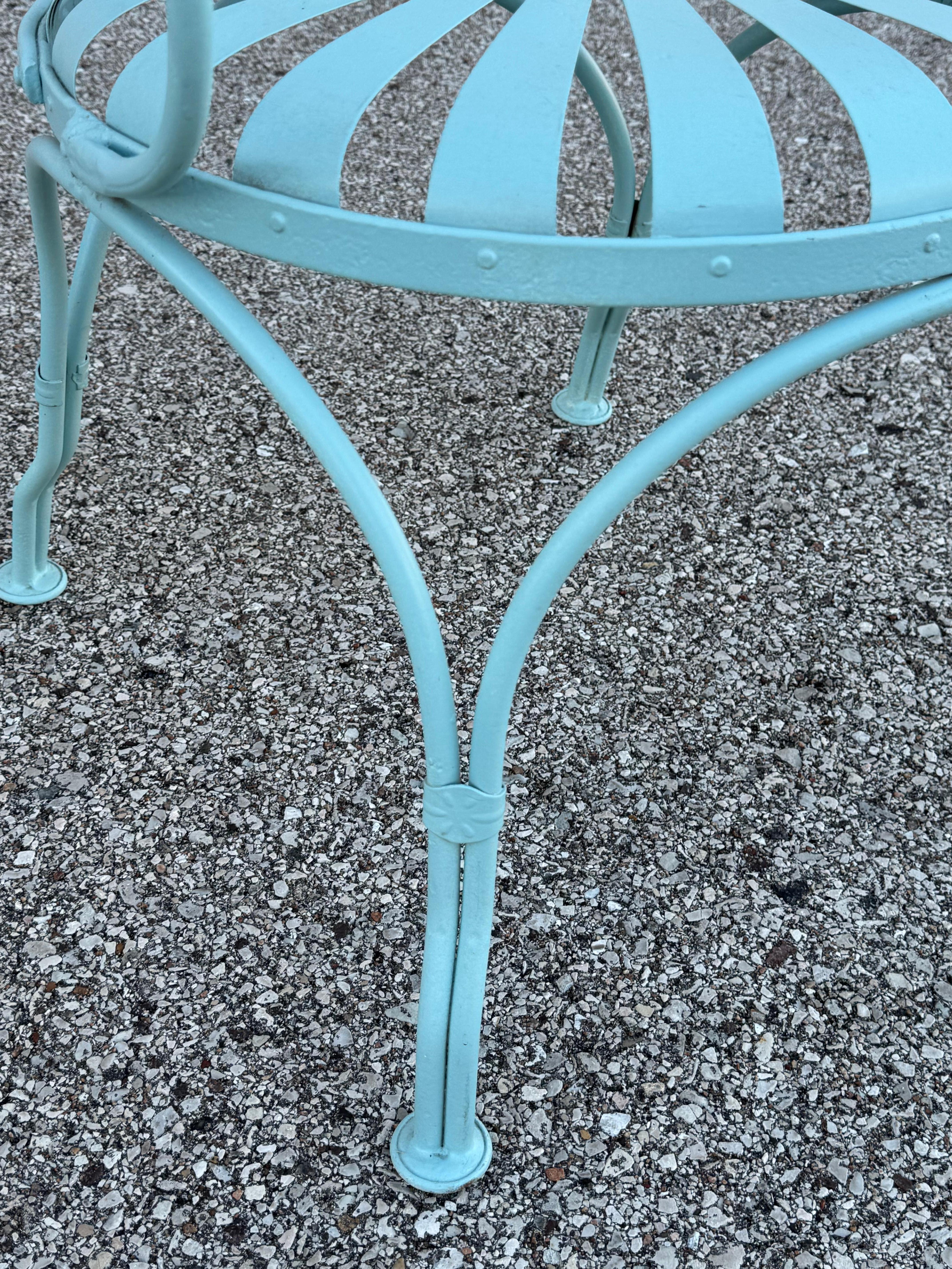 Coppia di poltrone da giardino francesi anni '30 Francois Carré blu a girandola o a raggi di sole in vendita 3