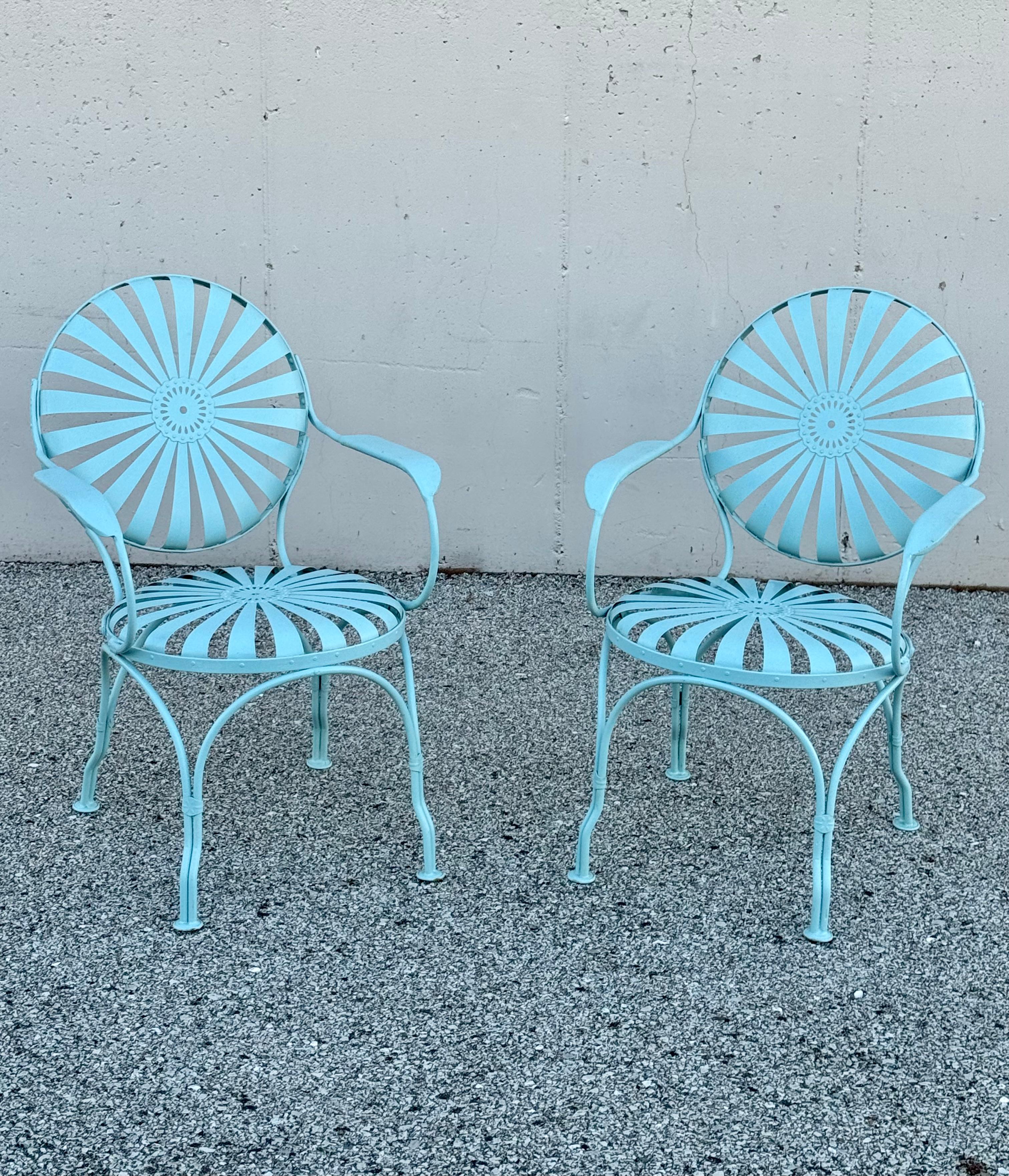 Art Déco Coppia di poltrone da giardino francesi anni '30 Francois Carré blu a girandola o a raggi di sole in vendita