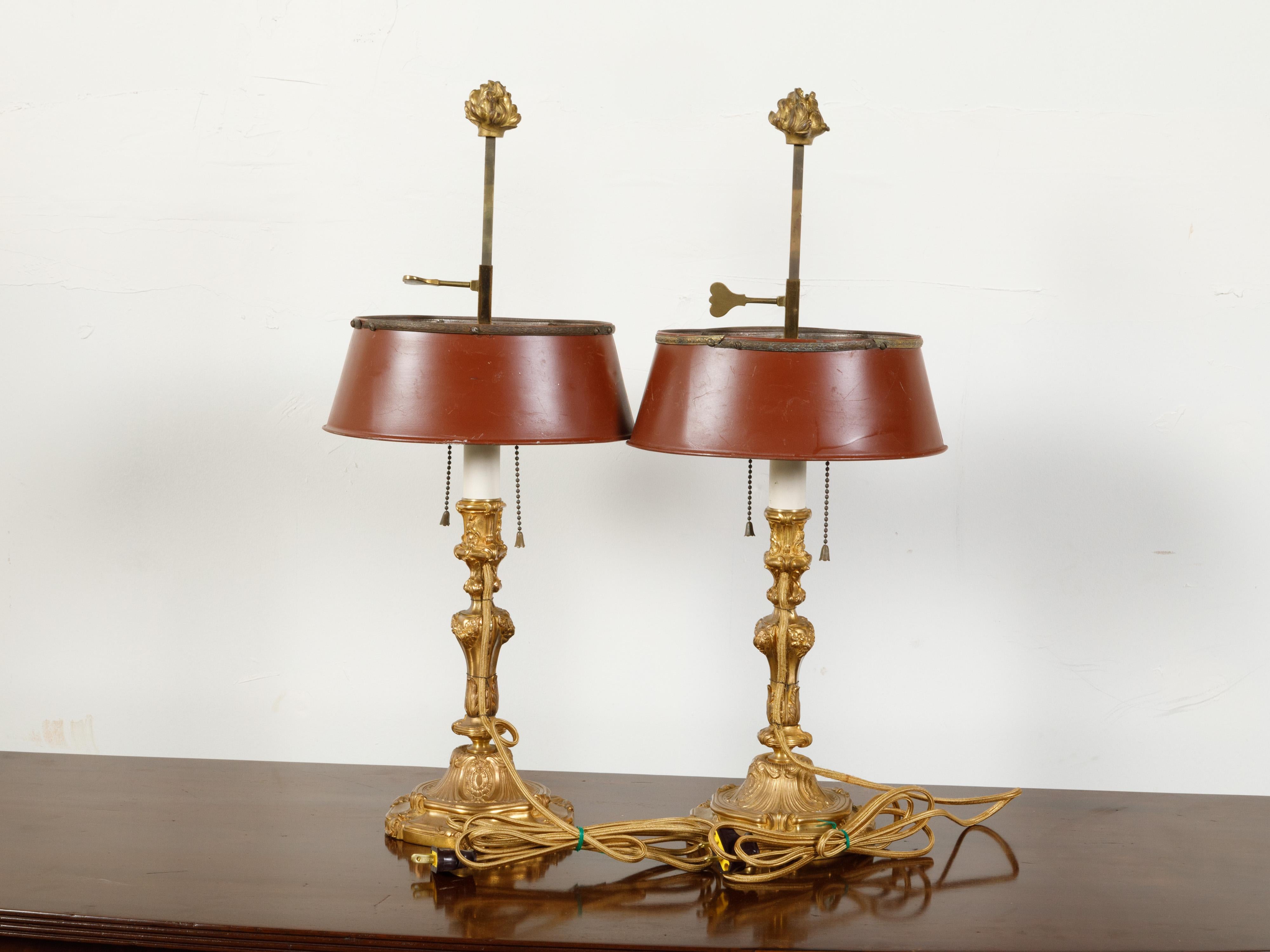20th Century Pair of French 1930s Gilt Bronze Table Lamps with Oval Red Painted Tôle Shades
