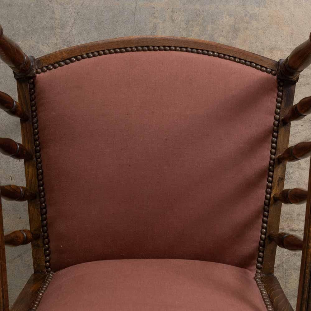 Coppia di sedie in legno smerlato francesi degli anni '30 in vendita 7
