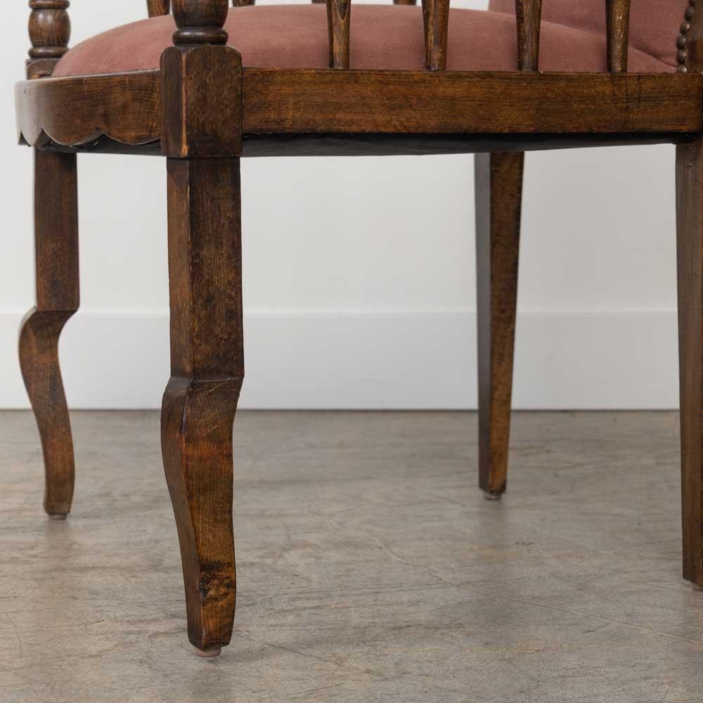 Coppia di sedie in legno smerlato francesi degli anni '30 in vendita 14