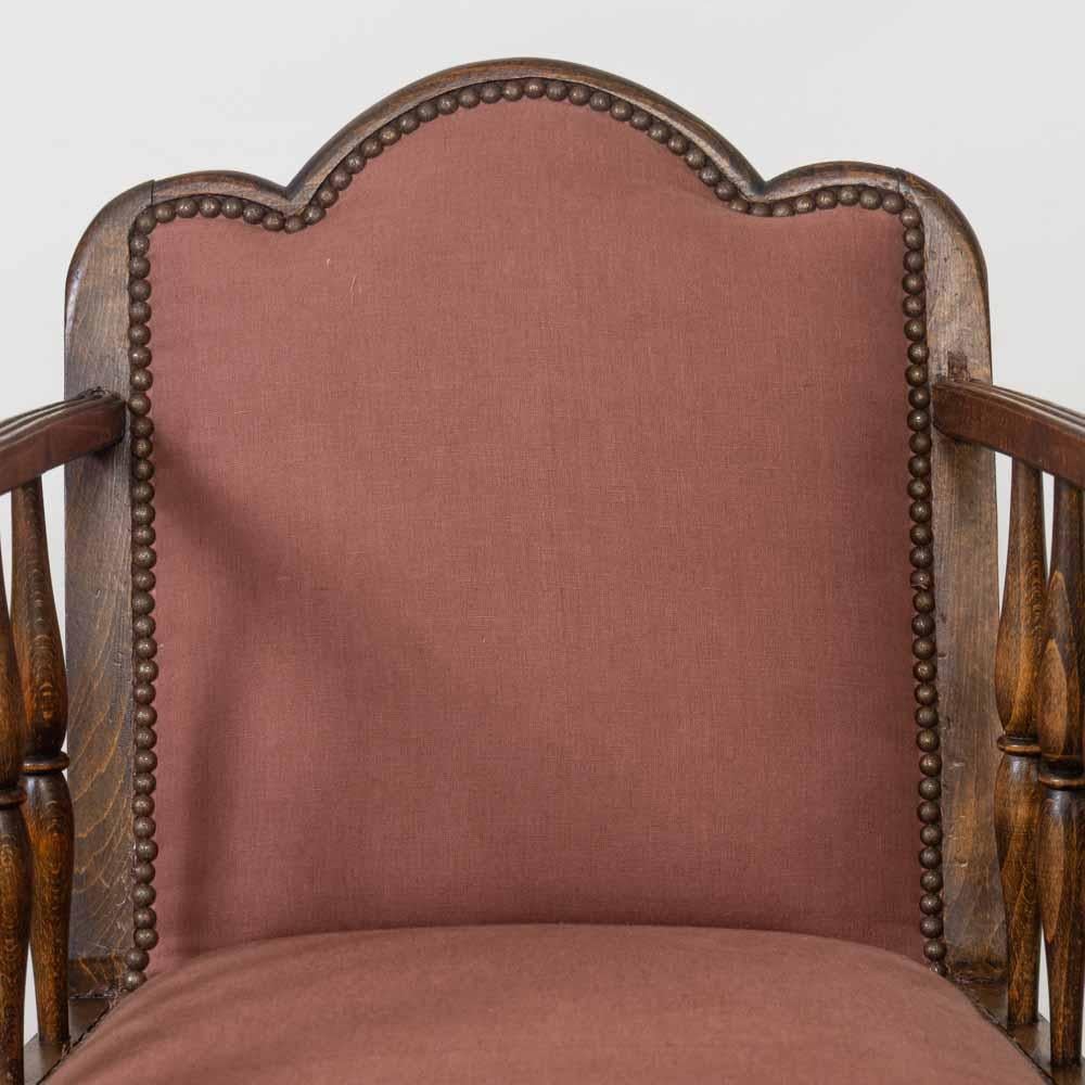 Coppia di sedie in legno smerlato francesi degli anni '30 in vendita 3