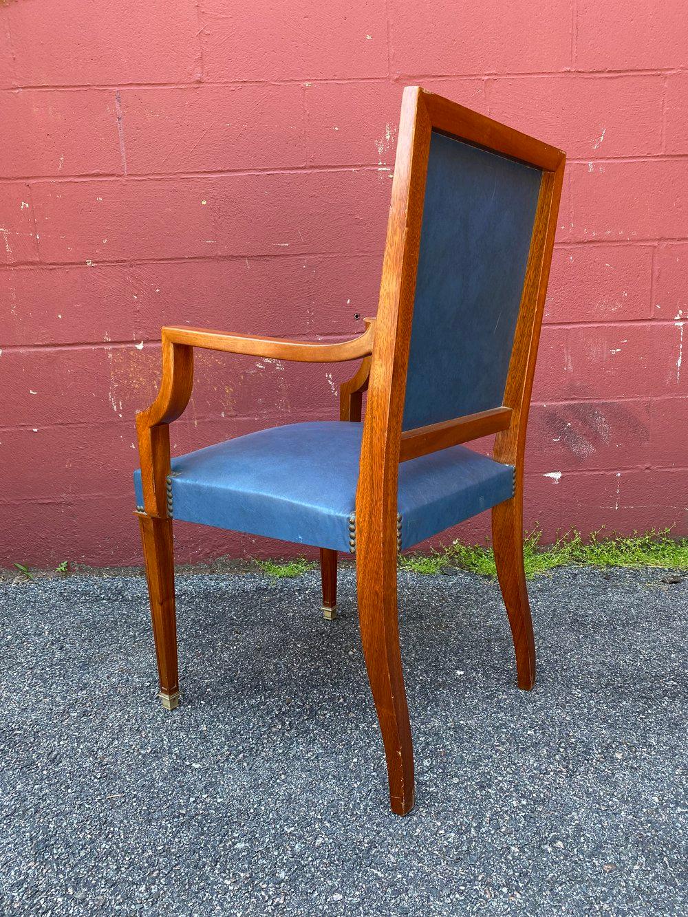 Coppia di poltrone francesi in mogano e pelle degli anni '40 in vendita 7