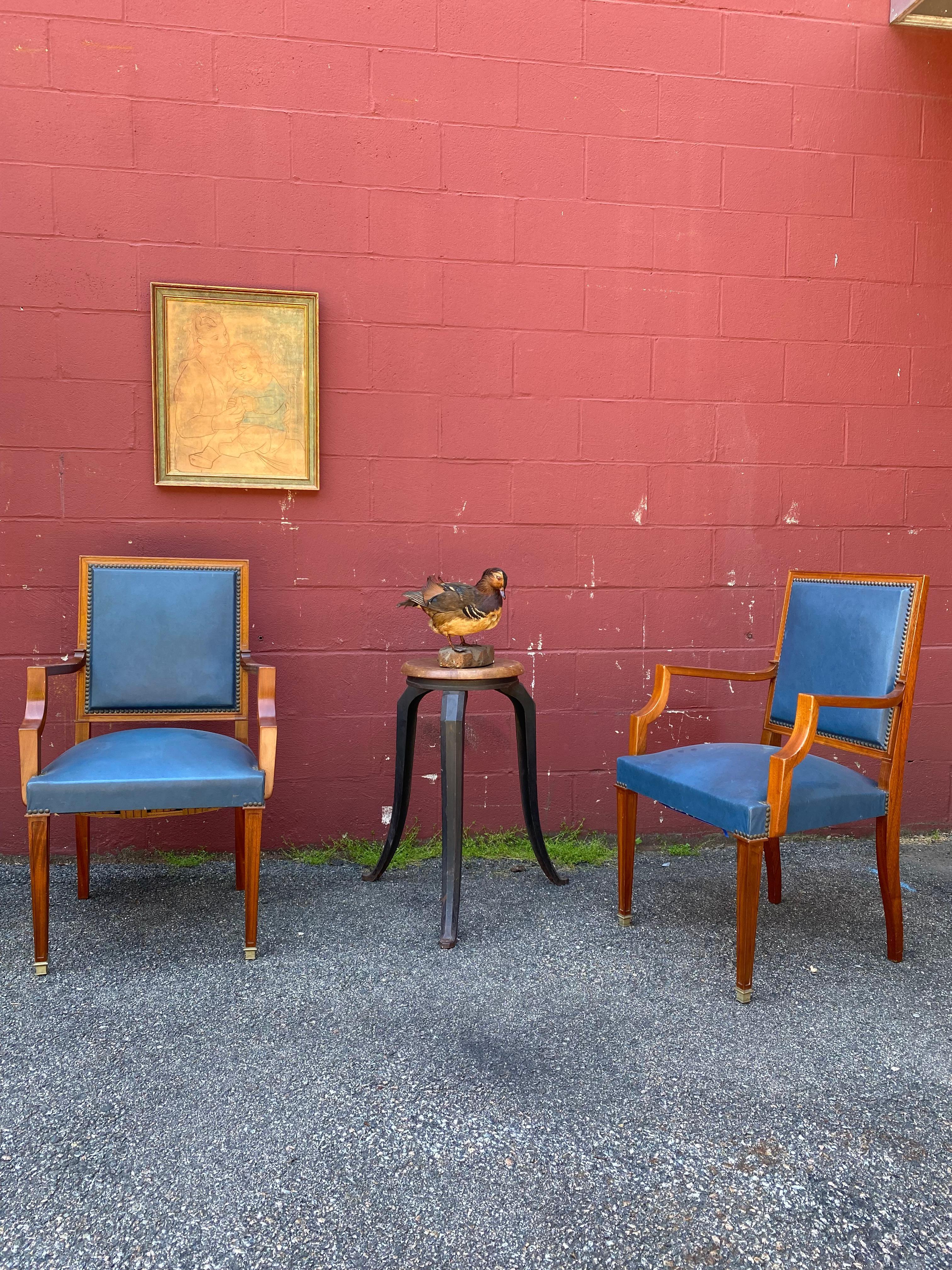 Mid-20th Century Pair of French 1940s Mahogany and Leather Armchairs For Sale