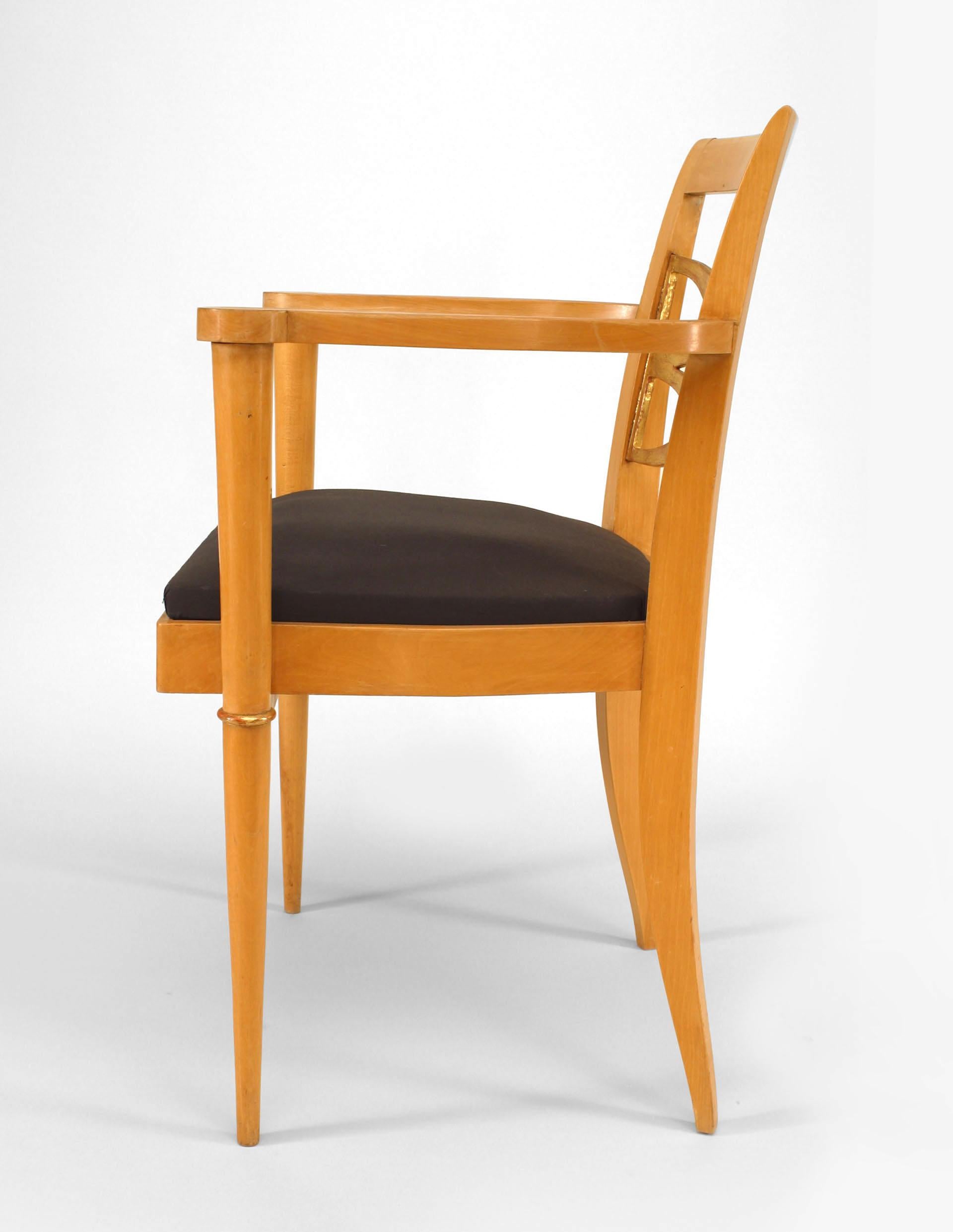Paar französische vergoldete Sessel aus Bergahornholz (Französisch) im Angebot