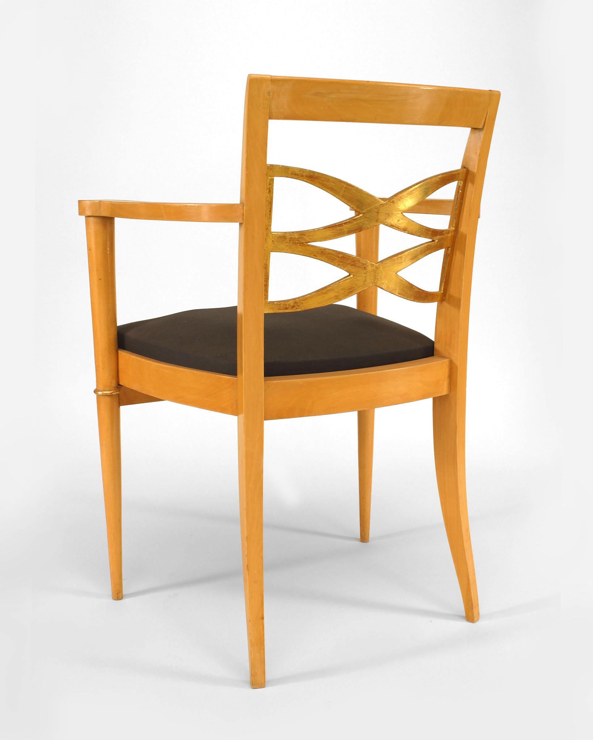 Paar französische vergoldete Sessel aus Bergahornholz (Vergoldet) im Angebot