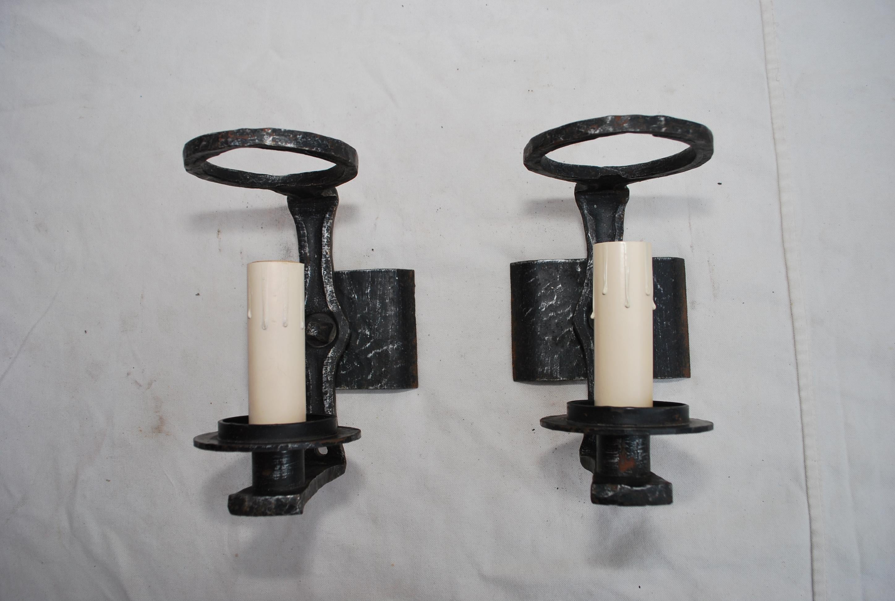 Pair of French 1940s Wrought Iron Sconces In Good Condition For Sale In Los Angeles, CA