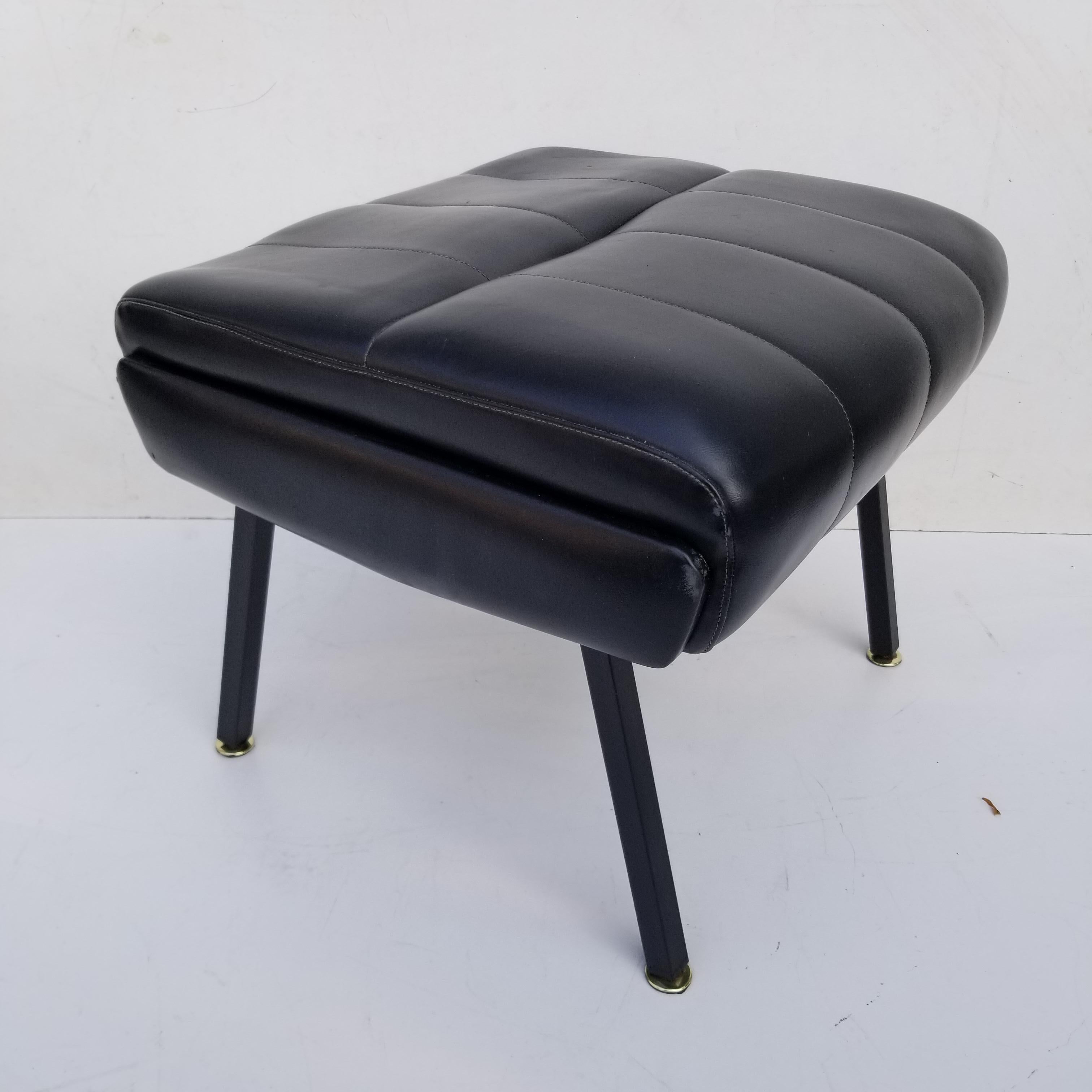 Pair of French 1950s Ottoman For Sale 8