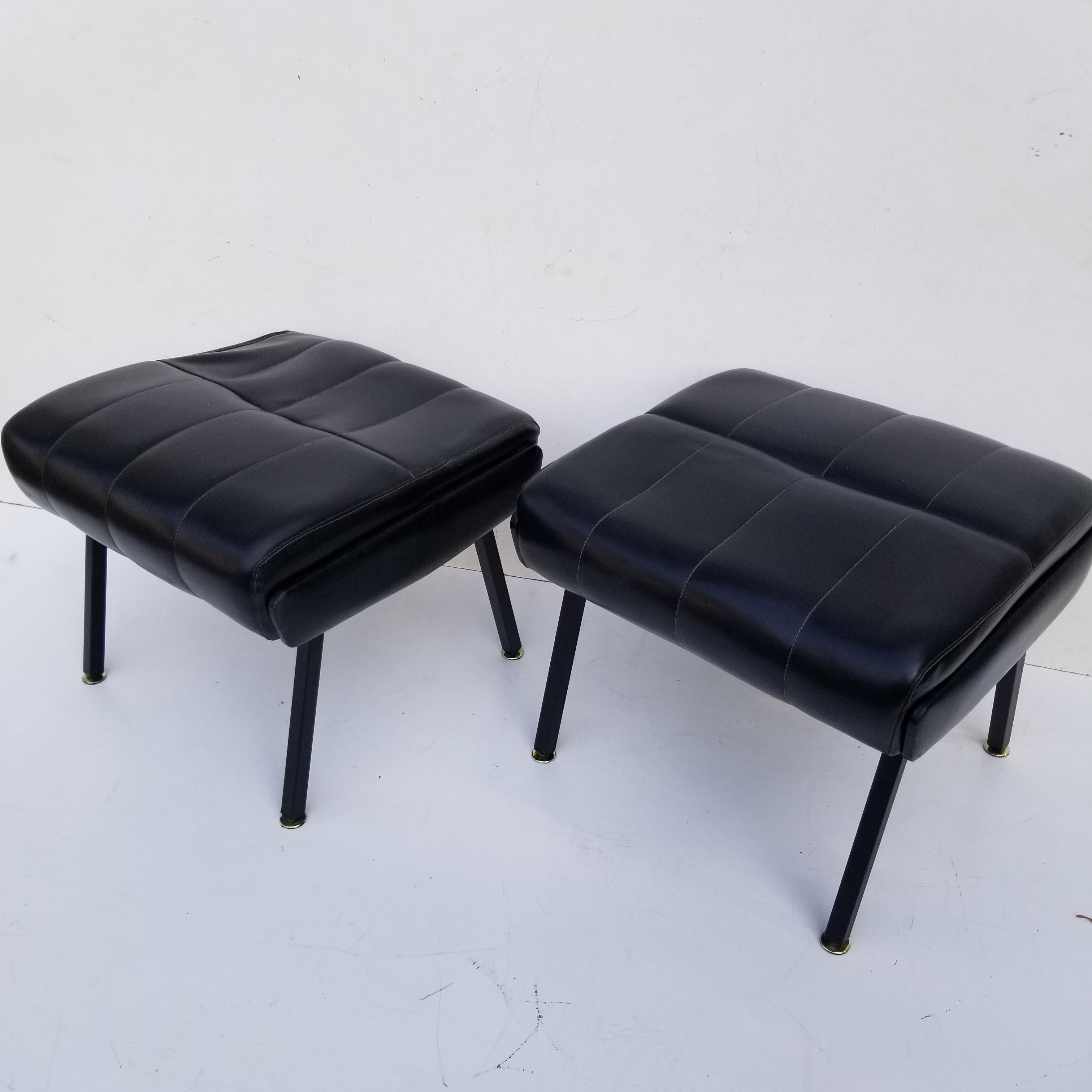 Pair of French 1950s Ottoman For Sale 3