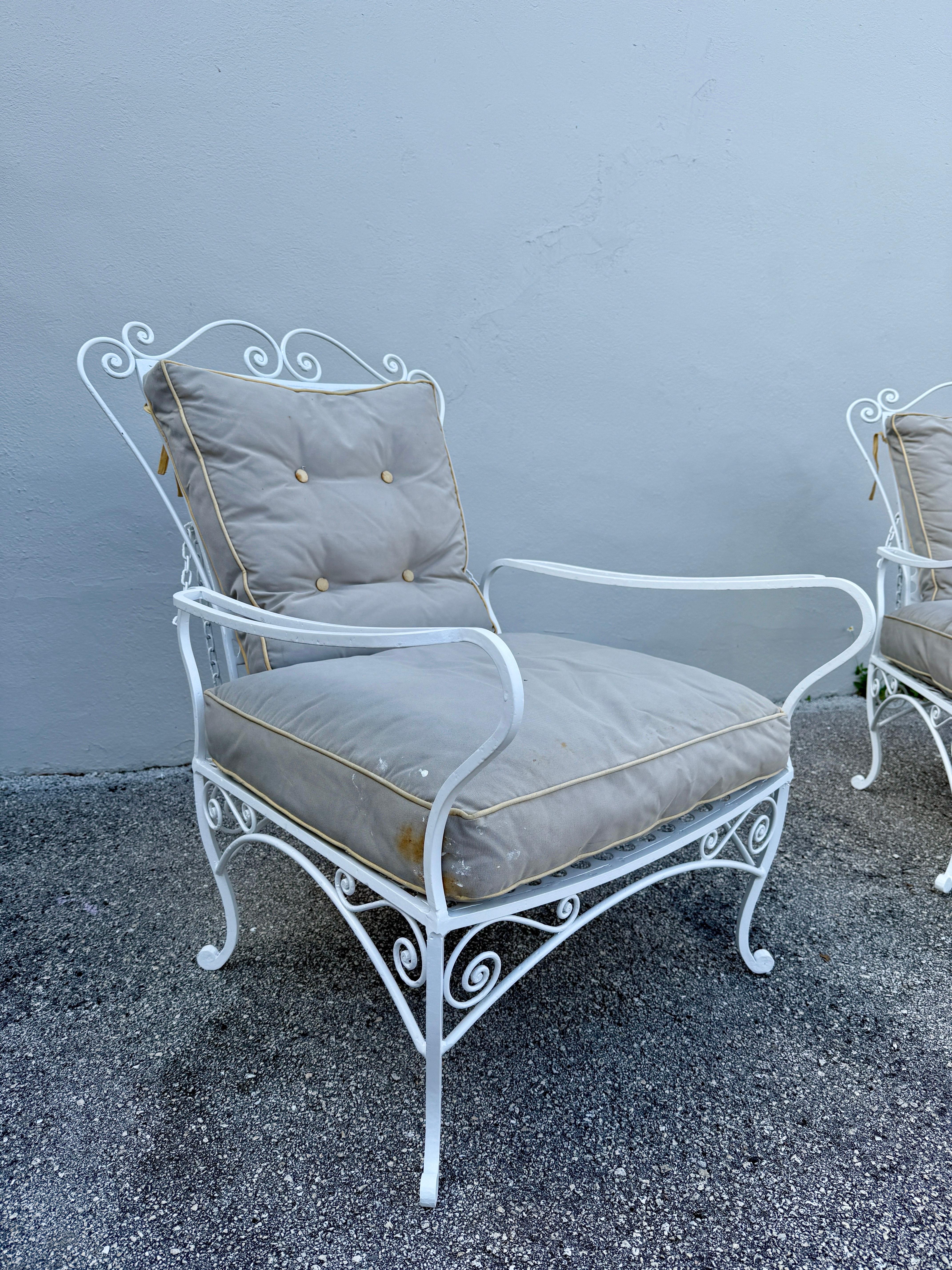 Paar französische Gartenstühle mit Liegefunktion aus den 1950er Jahren im Zustand „Gut“ im Angebot in North Miami, FL