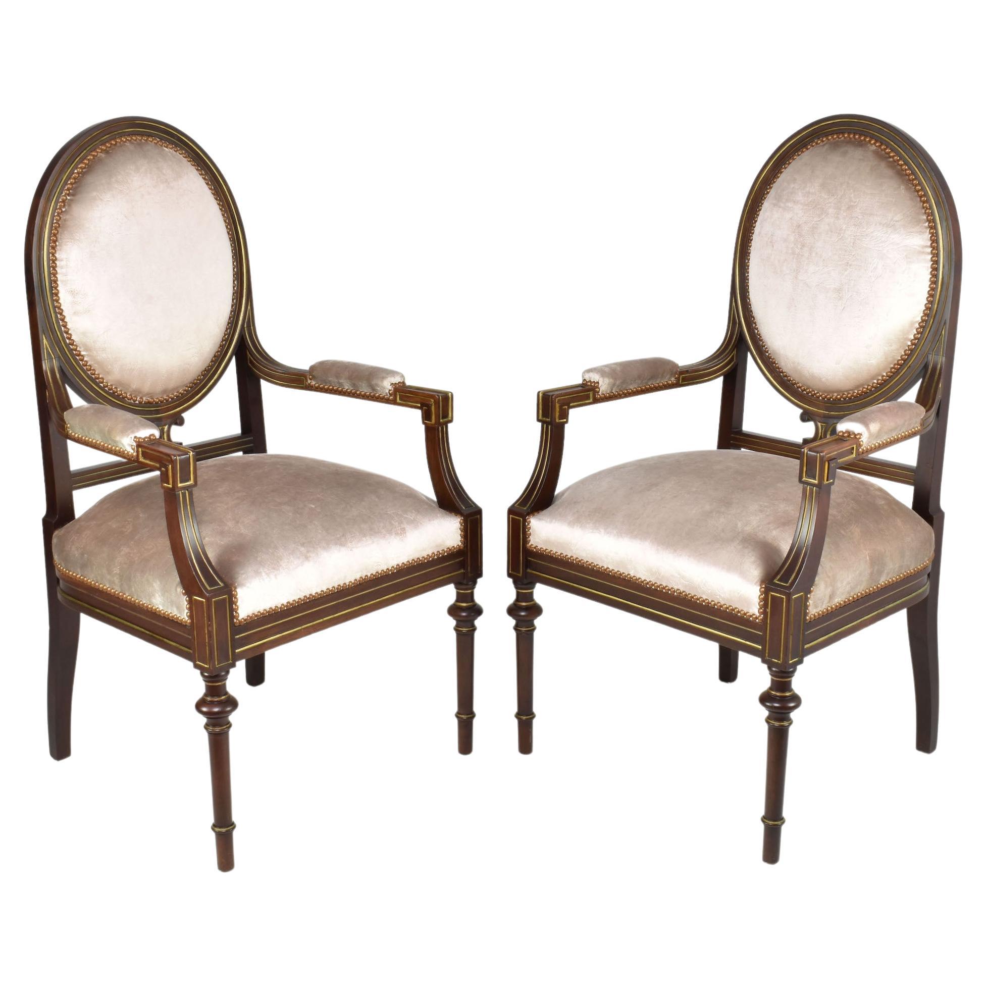 Paire de fauteuils Louis XVI français des années 1960