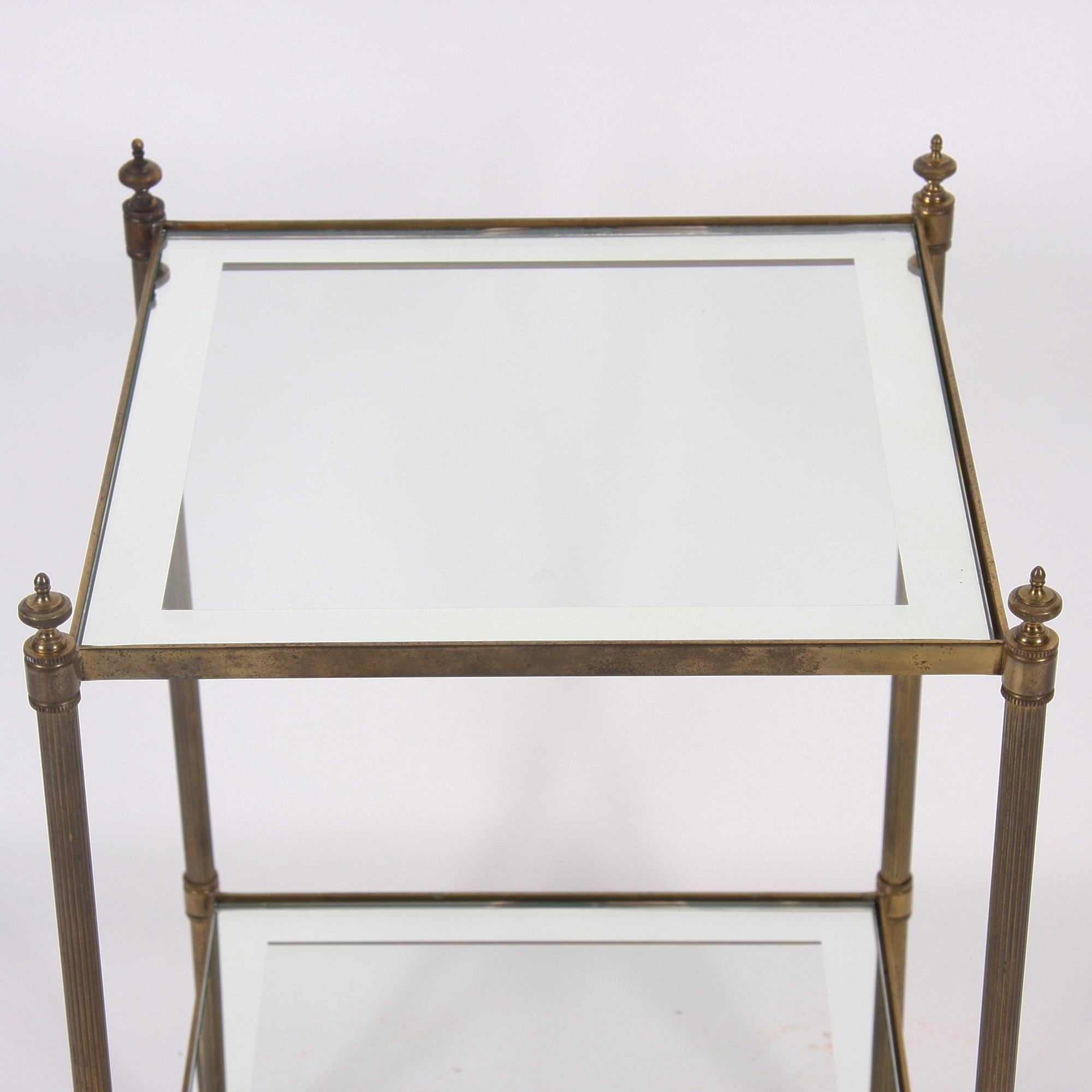 Pair of French 1960s Two-Tier Brass Side Tables with Mirrored Borders In Good Condition In London, GB