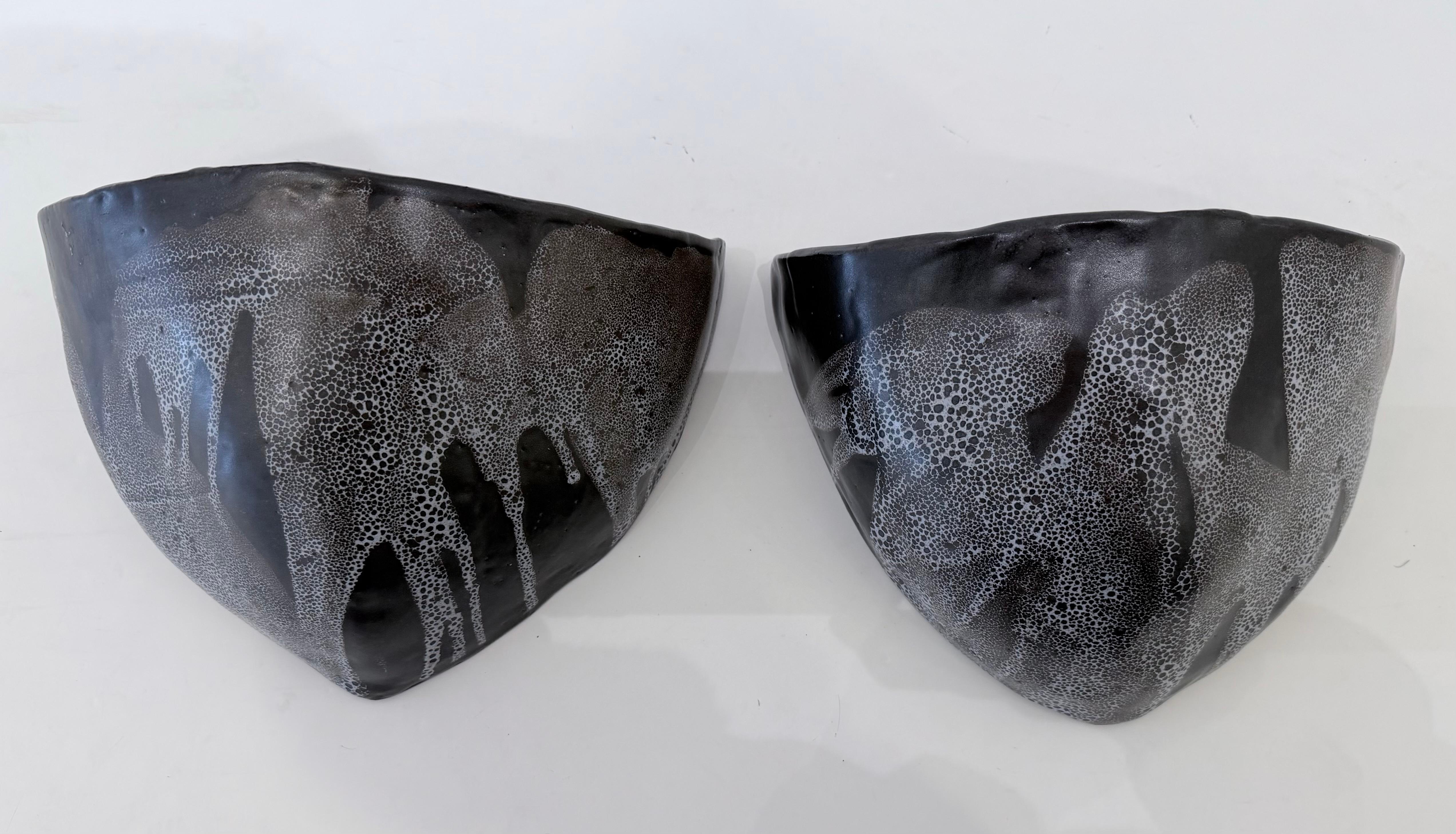 Coppia di lampade da parete in ceramica Vallauris AM 1960 Mod Century In condizioni ottime in vendita a New York, NY