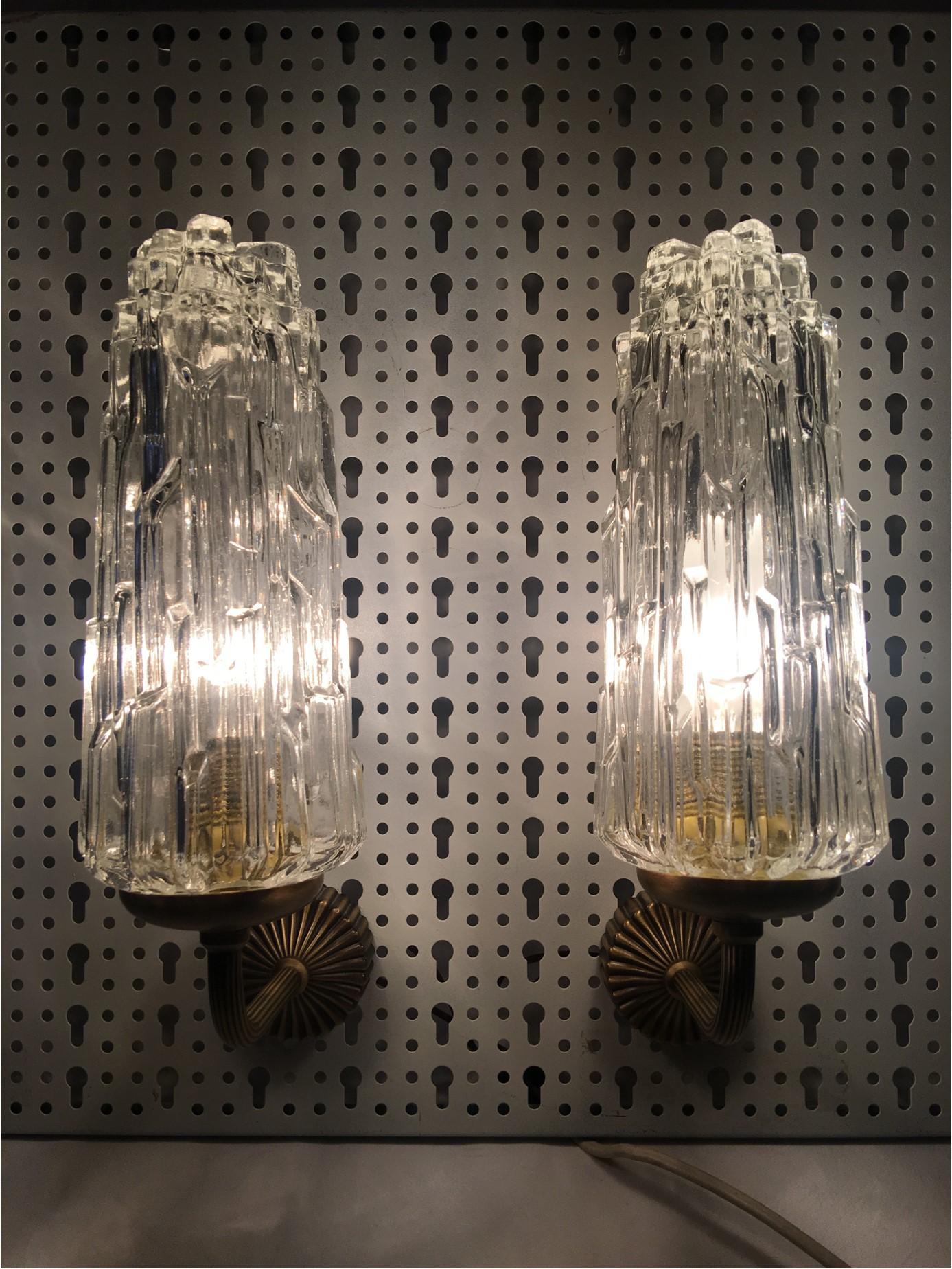 Late 20th Century Pair of French 1970s Brass and Glass Art Deco Style Sconces For Sale