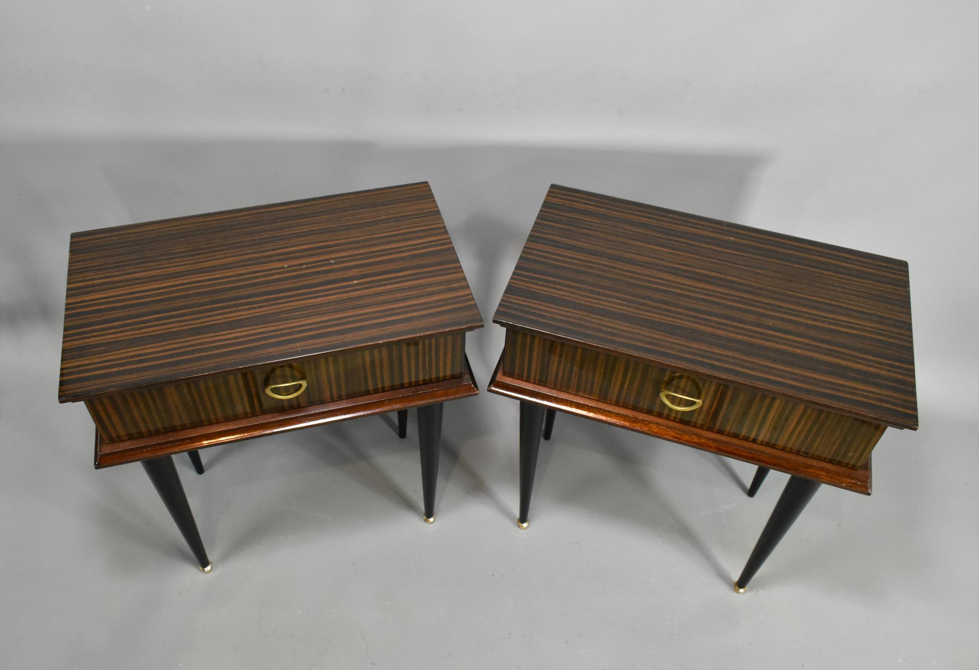 20th Century Pair of French 1970s Night Stands in Macassar Ebony For Sale
