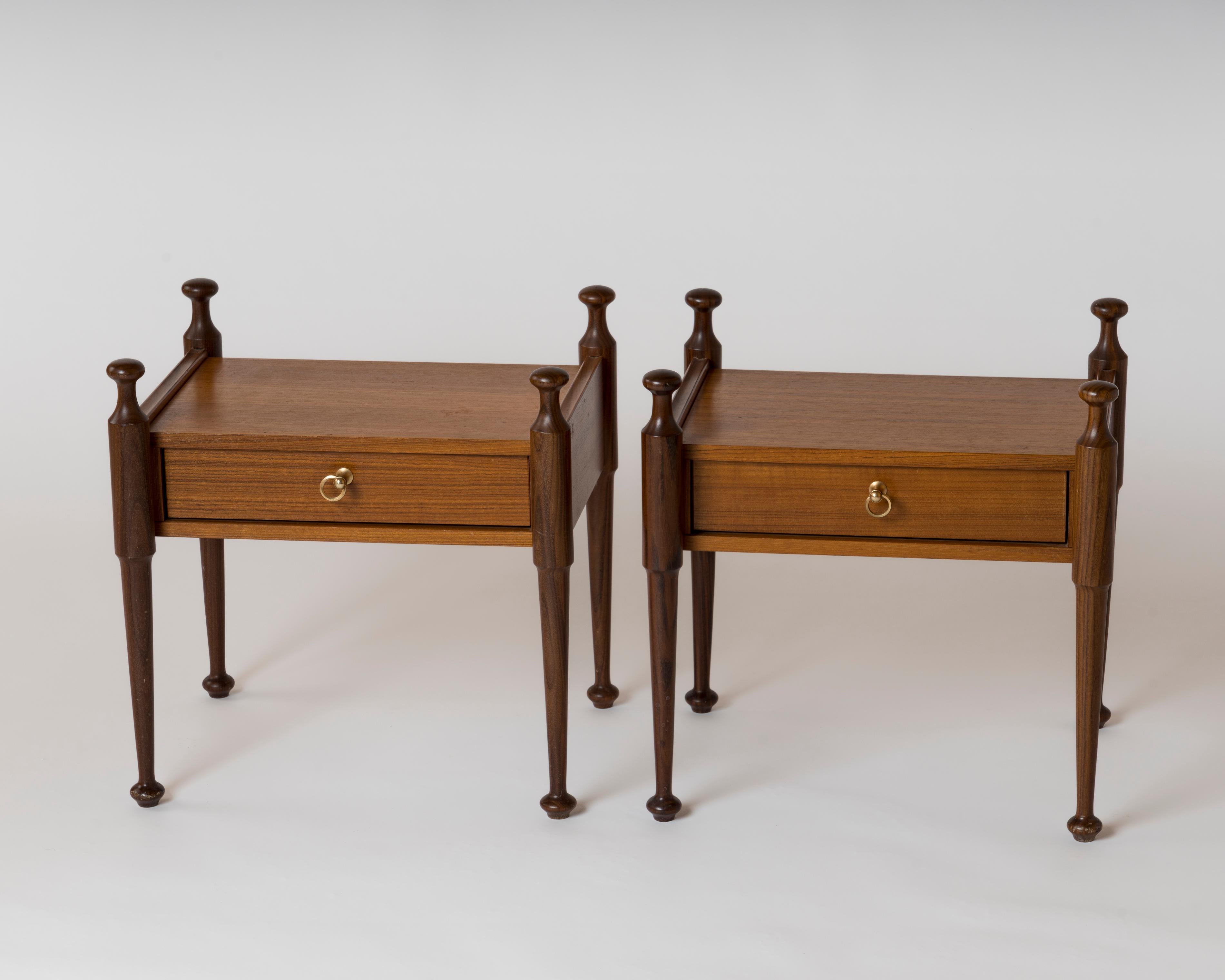 Elegantly designed pair of teak veneer Scandinavian style nightstands attributed to Gautier France 1970s. These nightstands were constructed with teak and feature beautiful finial details on both sides of the tapered legs. Single drawer with a
