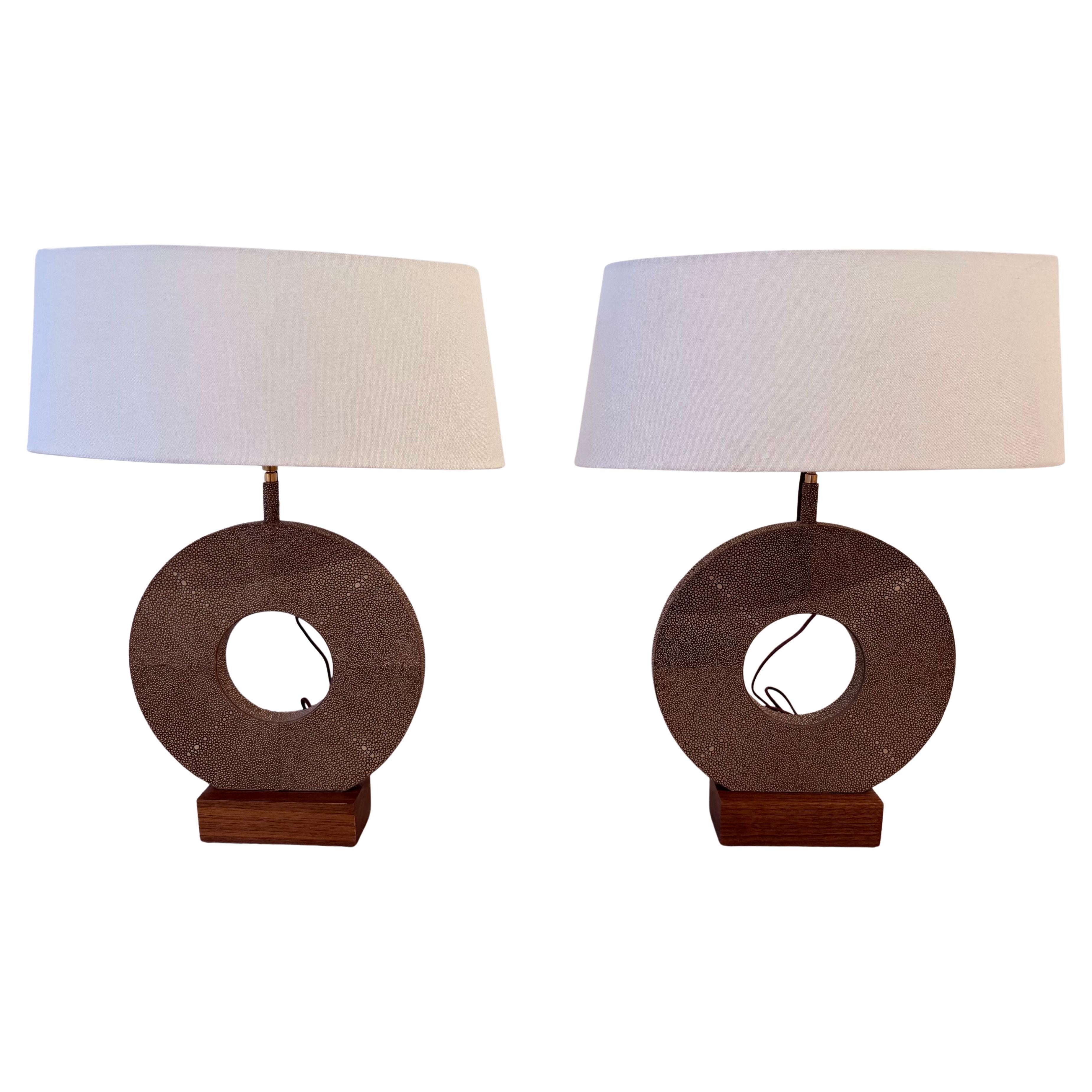 Paire de lampes de table en galuchat Dominic Chambon de 1980 en vente