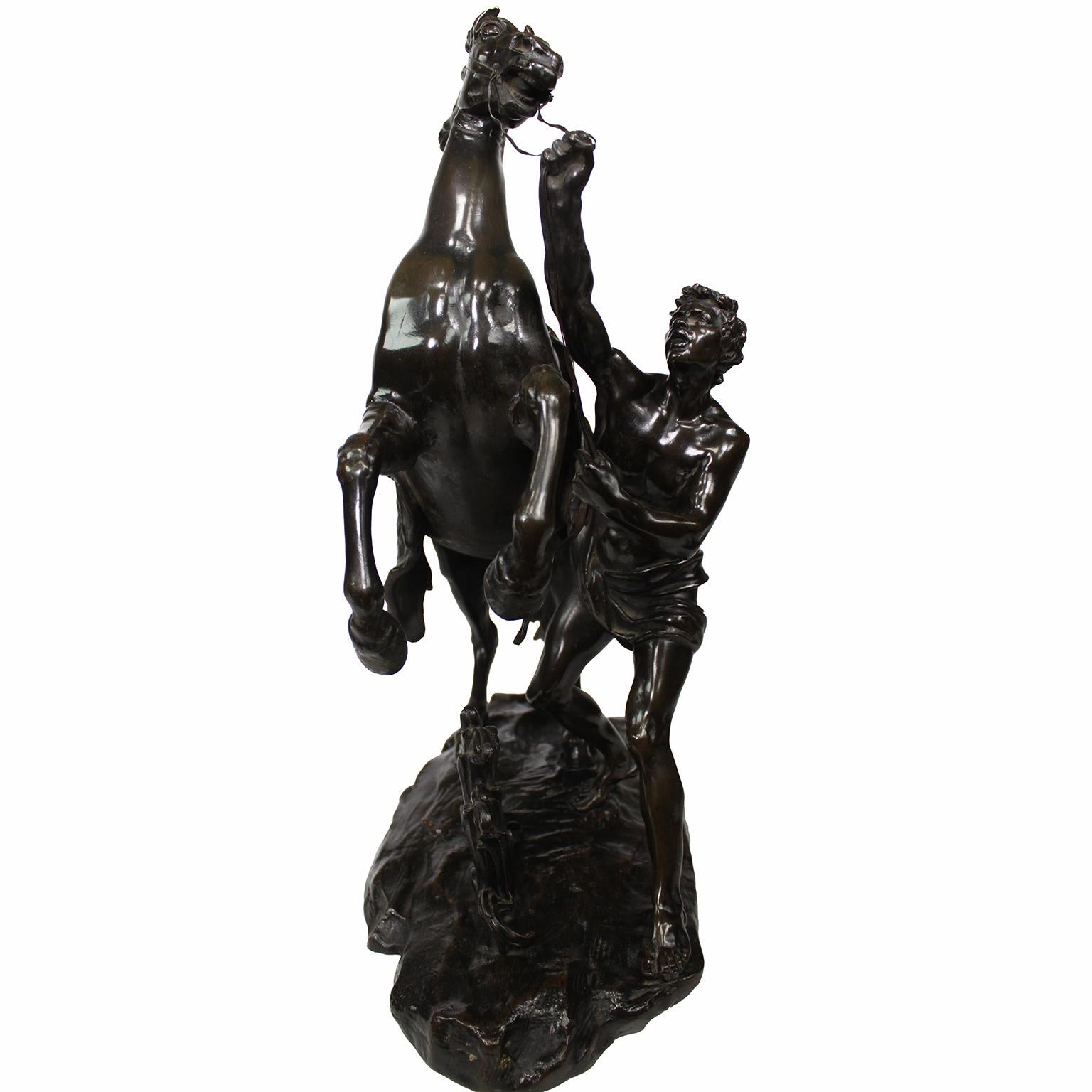 Pareja de esculturas francesas de bronce patinado de los siglos XIX/XX 