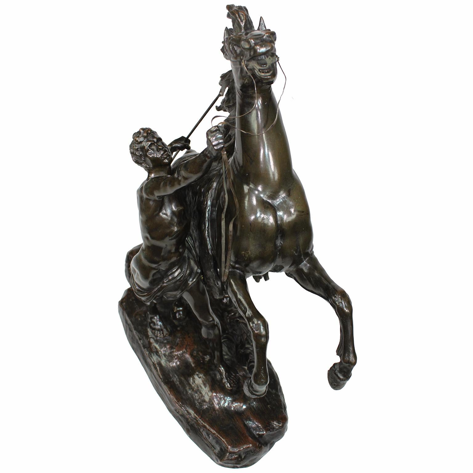 Pareja de esculturas francesas de bronce patinado de los siglos XIX/XX 